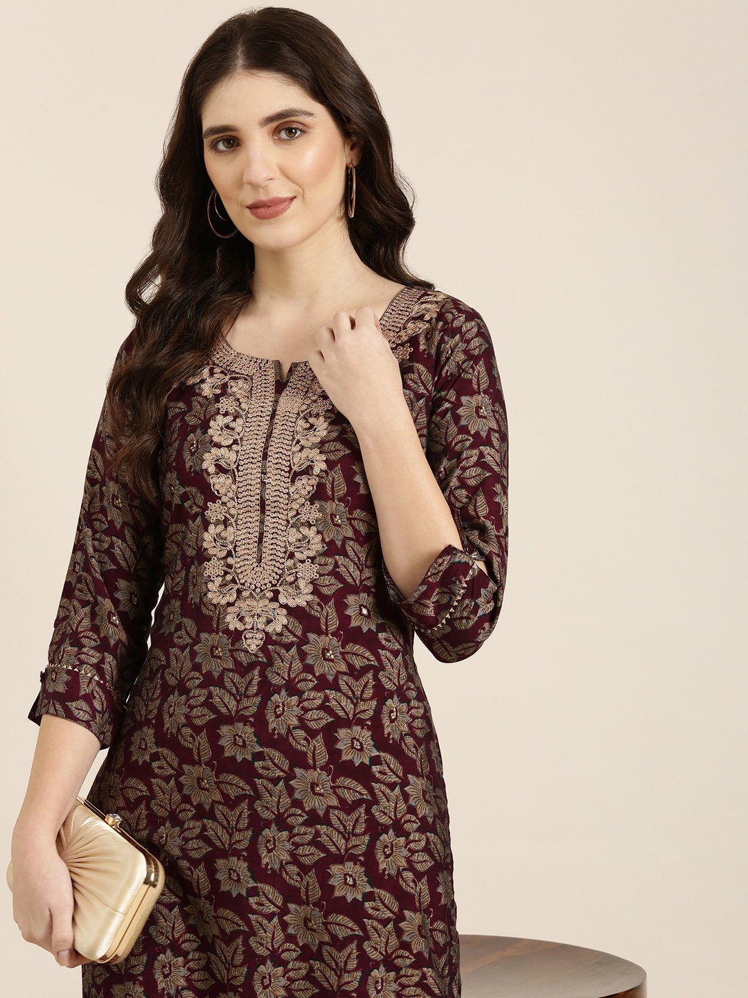 

SHOWOFF Floral Printed Thread Work Straight Kurta, Maroon