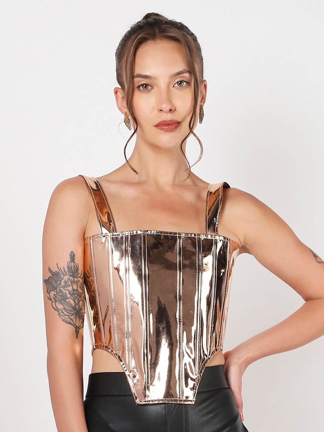 

LIYOKKI Sleeveless Tie Ups Leather Fitted Crop Top, Gold