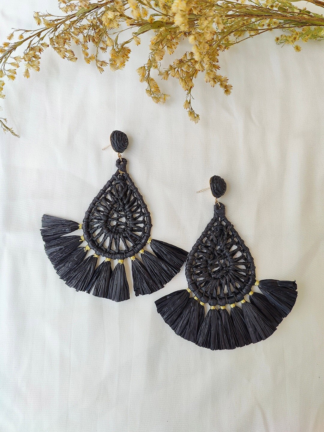 

Crunchy Fashion Teardrop Shaped Drop Earrings, Black