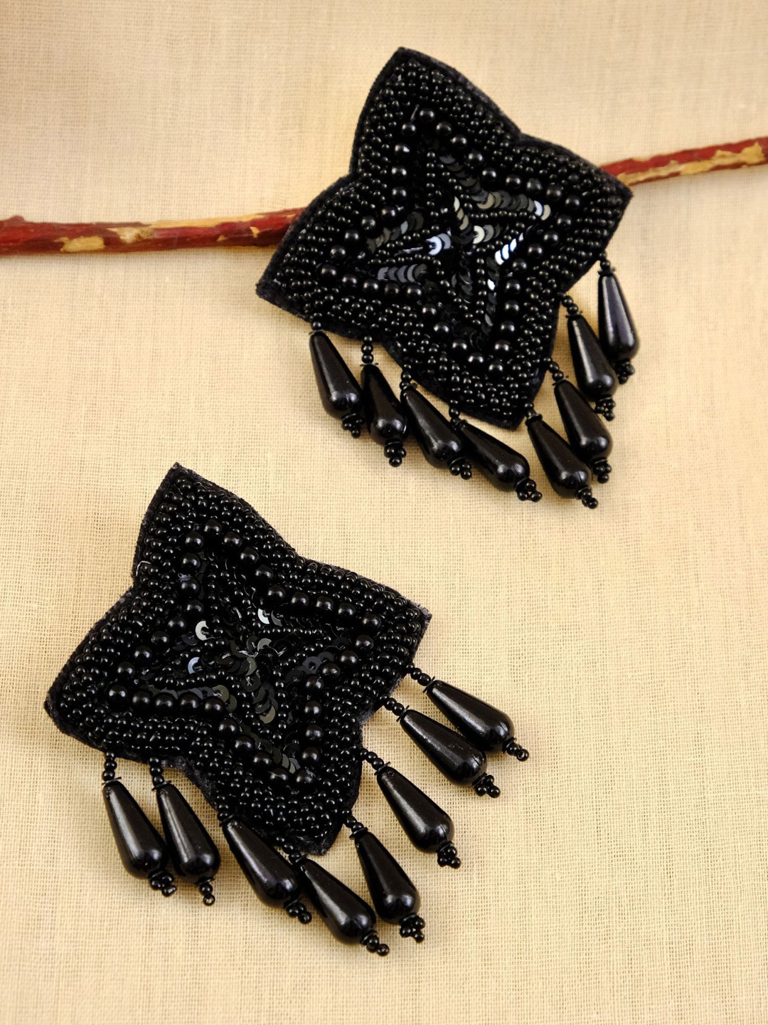 

Crunchy Fashion Beaded Contemporary Ear Cuff Earrings, Black