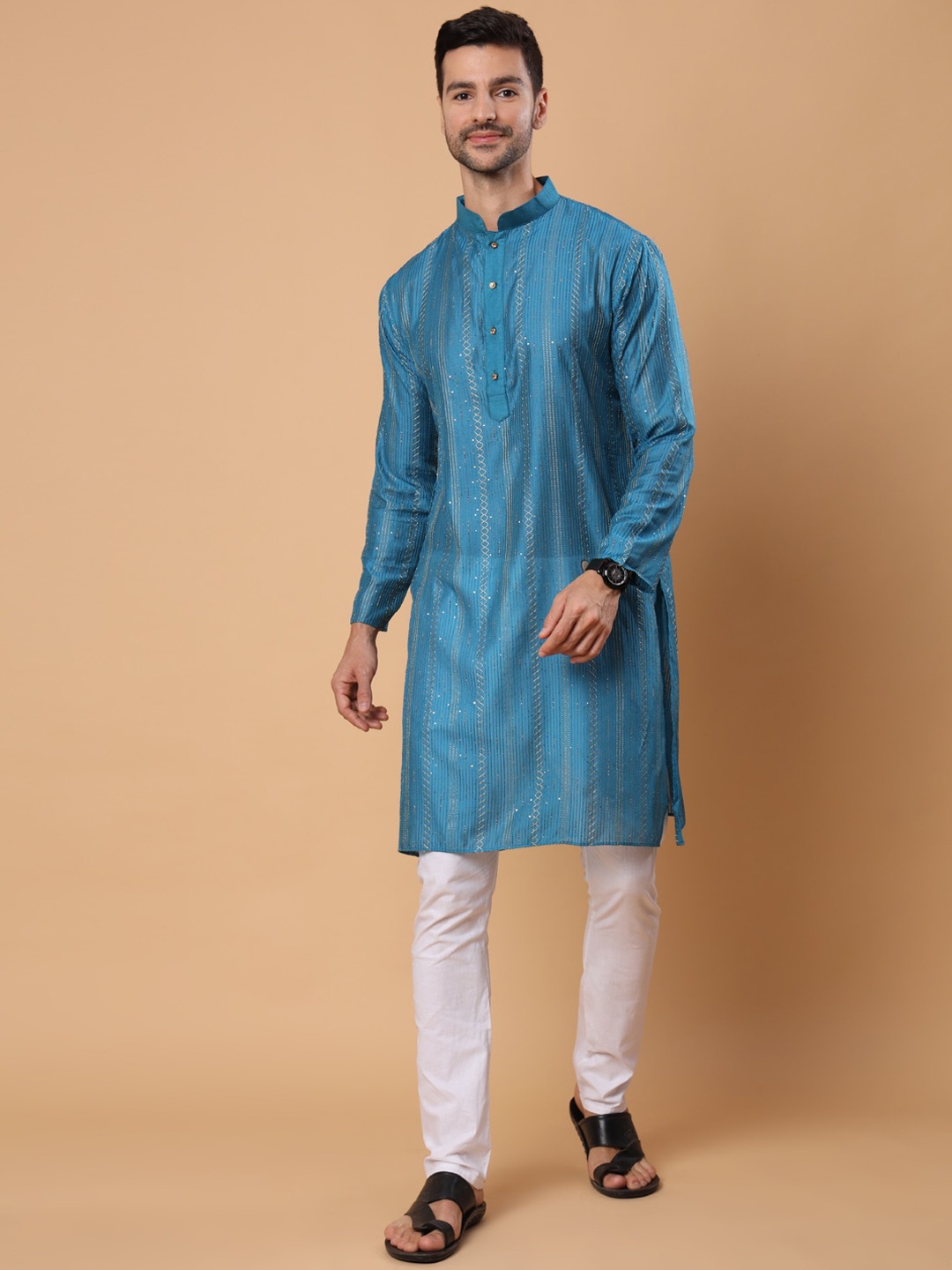 

SWAGG INDIA Geometric Embroidered Sequinned Liva Kurta, Blue