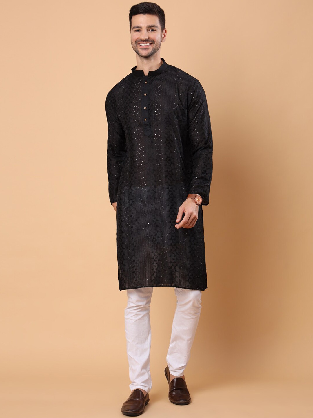 

SWAGG INDIA Geometric Embroidered Sequinned Liva Kurta, Black