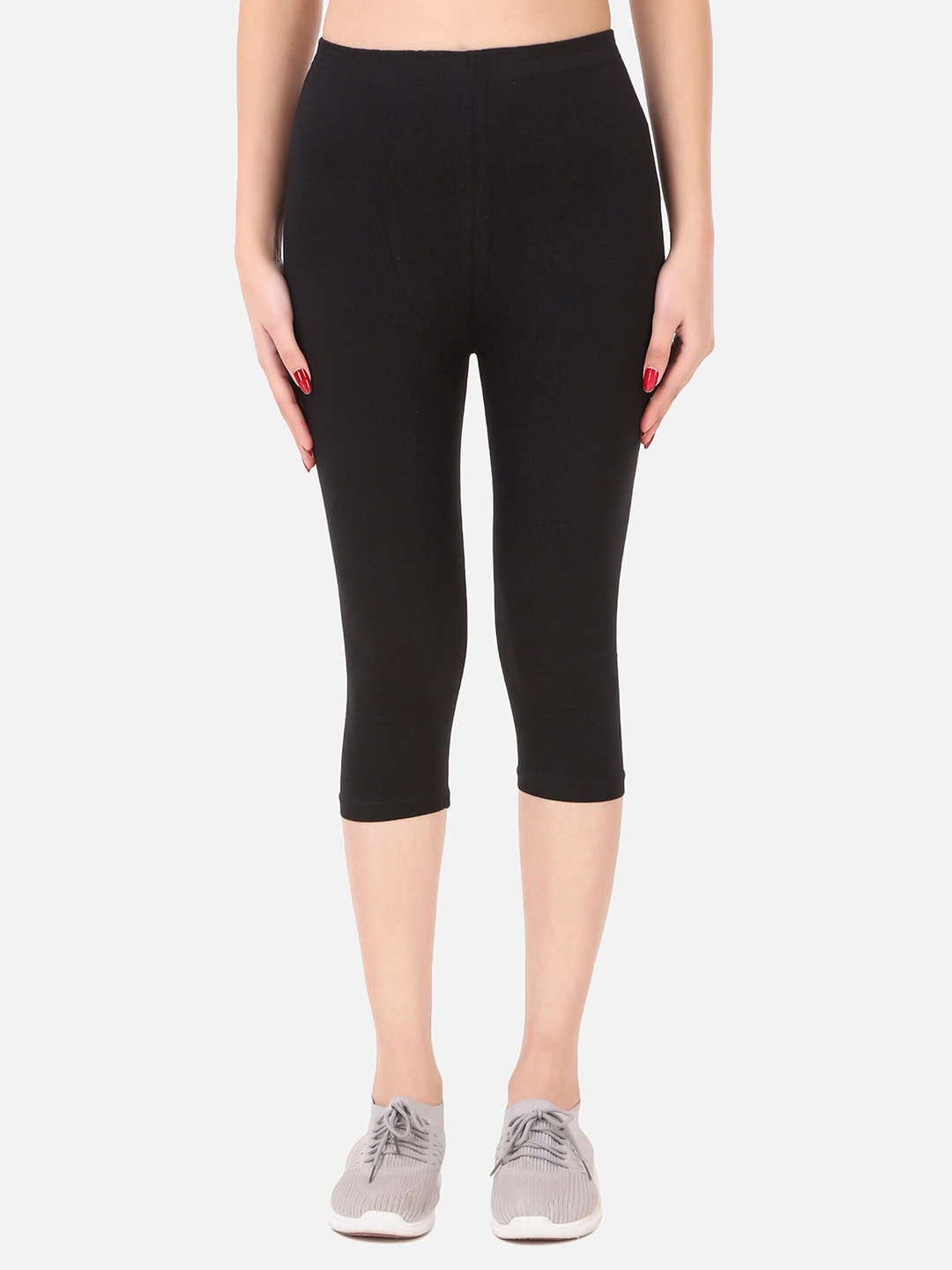 

Fasha Women Black Capris