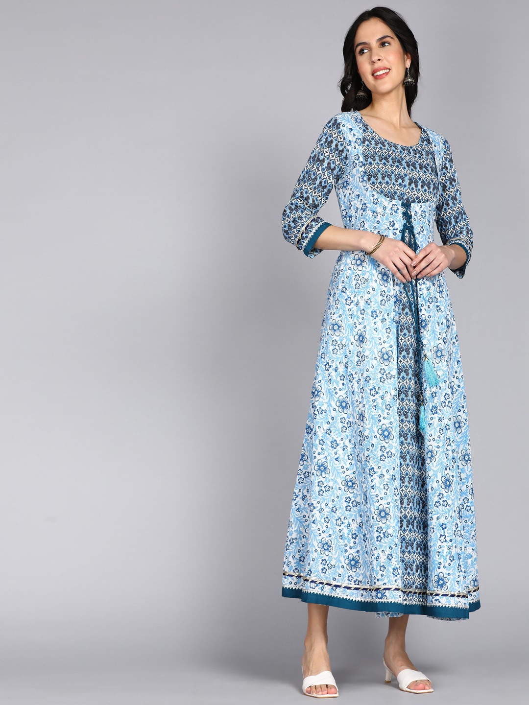 

ftDiva Floral Printed Indigo Straight Kurta, Blue