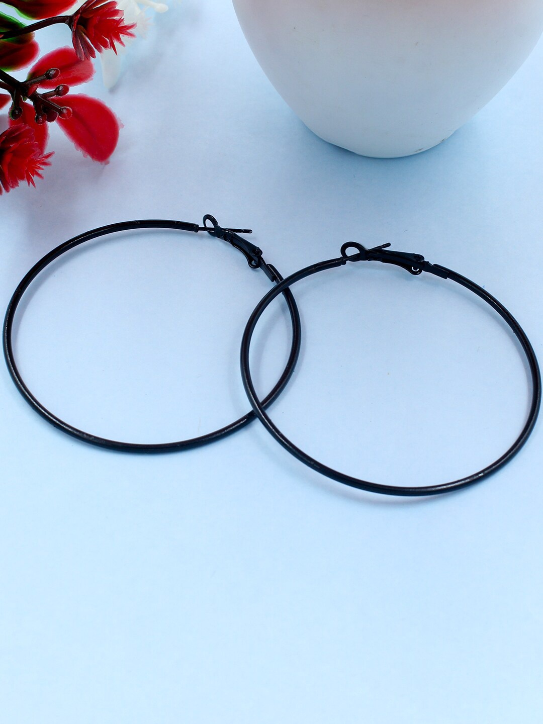 

PRIVIU Circular Hoop Earrings, Black