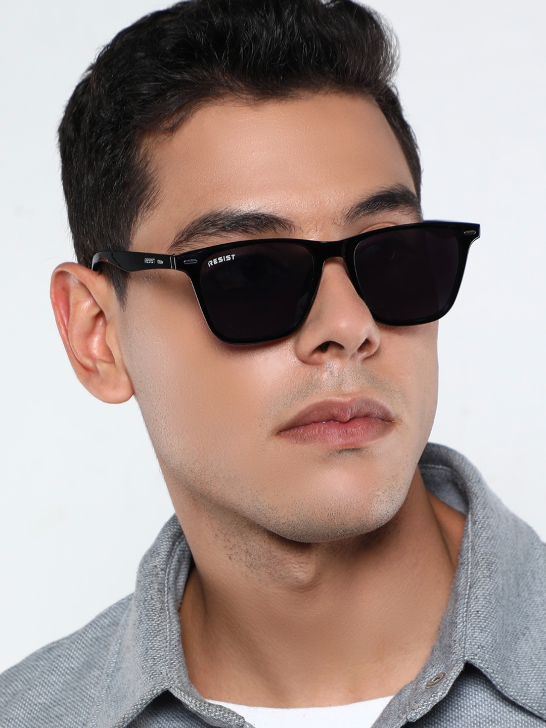 

RESIST EYEWEAR Unisex Black Lens & Black Wayfarer Sunglasses with UV Protected Lens