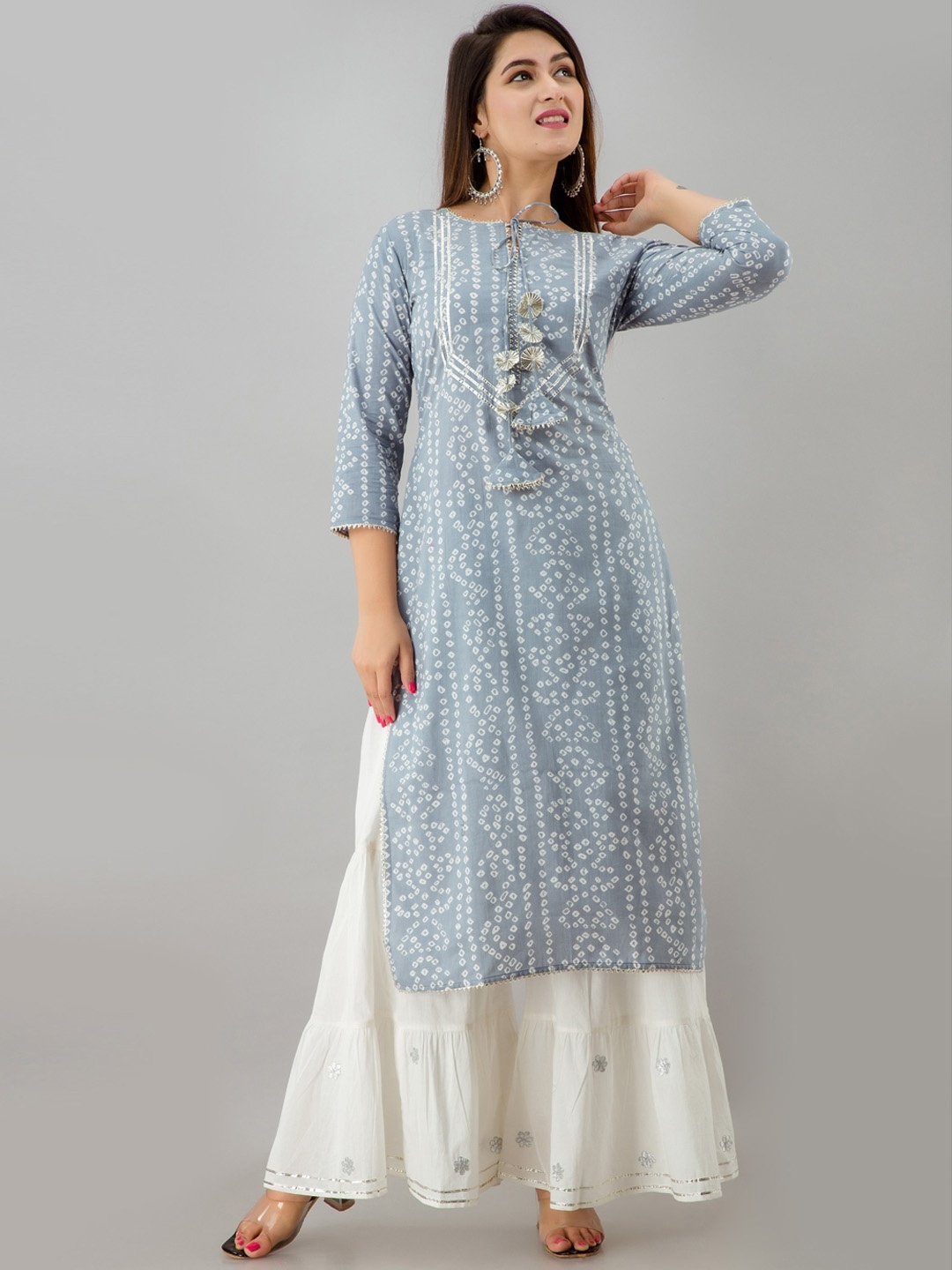 SVARCHI Bandhani Printed Gotta Patti Straight Kurta, Grey