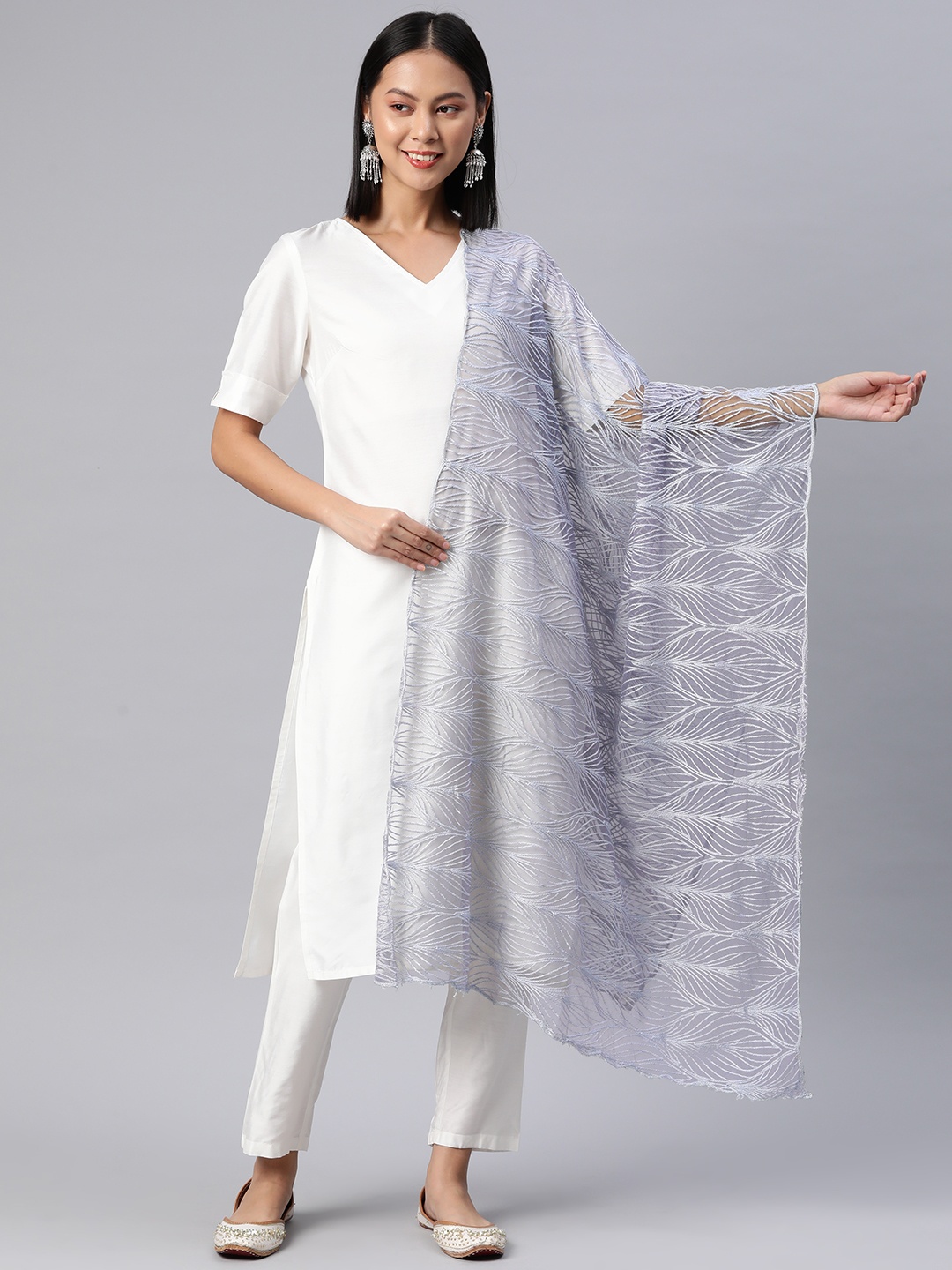 

Rang Gali Embroidered Dupatta with Thread Work, Grey