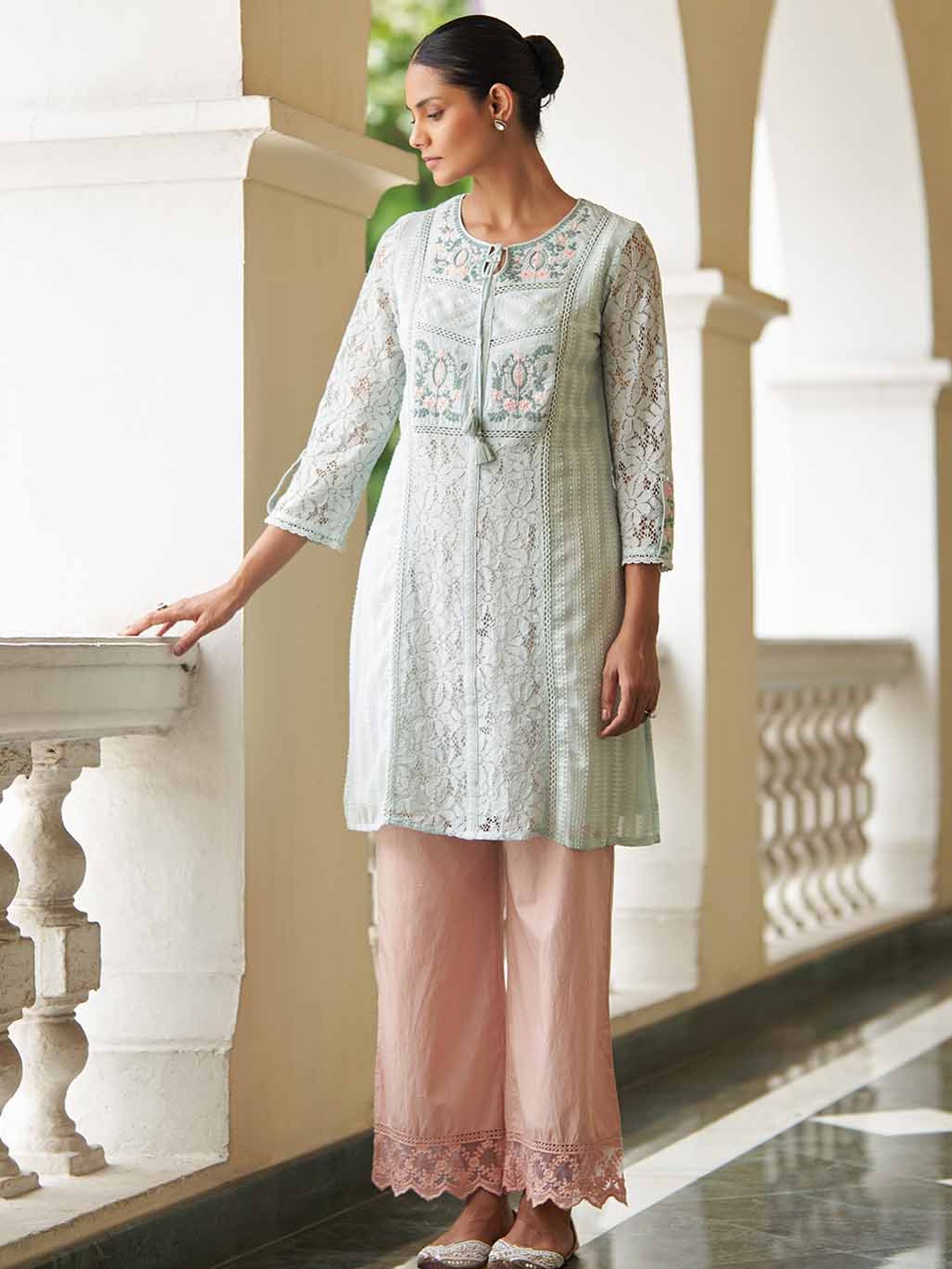 

Lakshita Floral Embroidered Keyhole Neck Thread Work Kurta, Blue