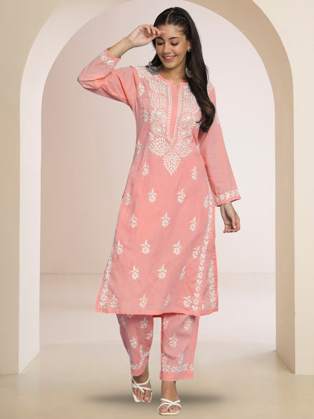 

PARAMOUNT CHIKAN Women Embroidered Lucknowi Chikankari Cotton Kurta Set, Peach