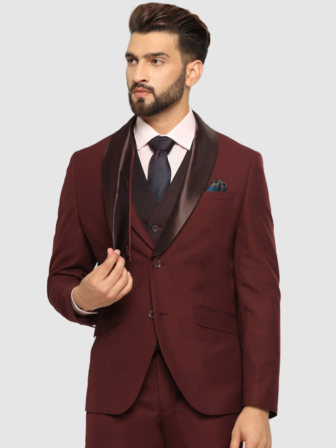 

Blackberrys Slim Fit Single Breasted Three Piece Formal Suit, Burgundy