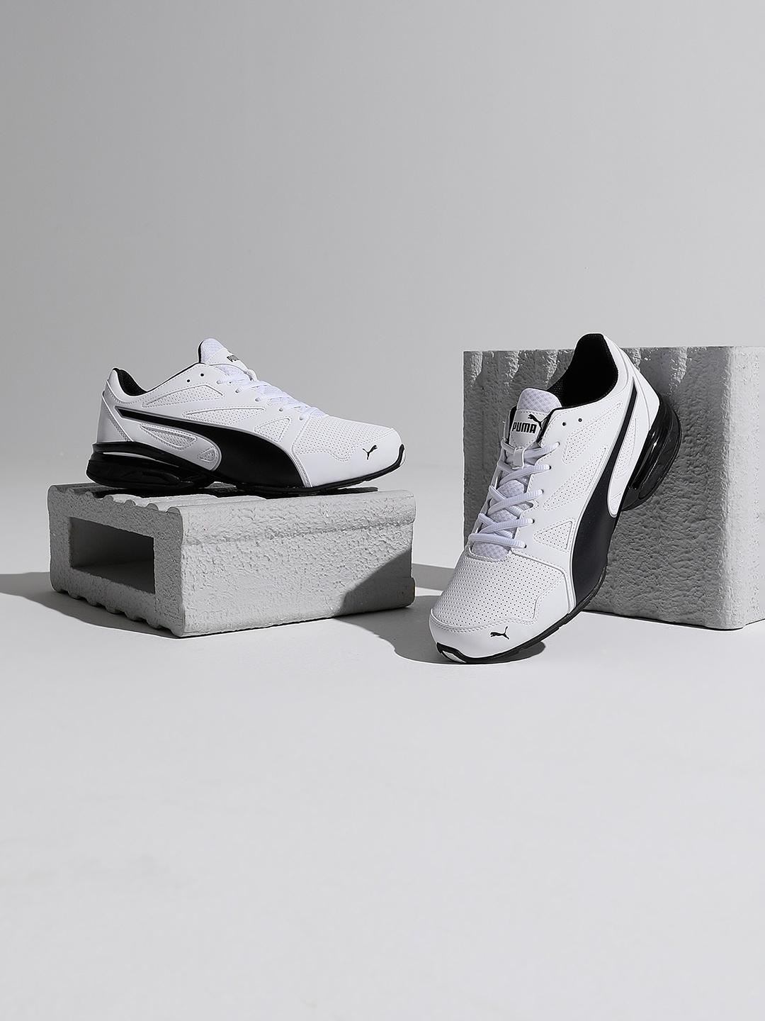 

Puma Men White Tazon Modern SL FM Running Shoes
