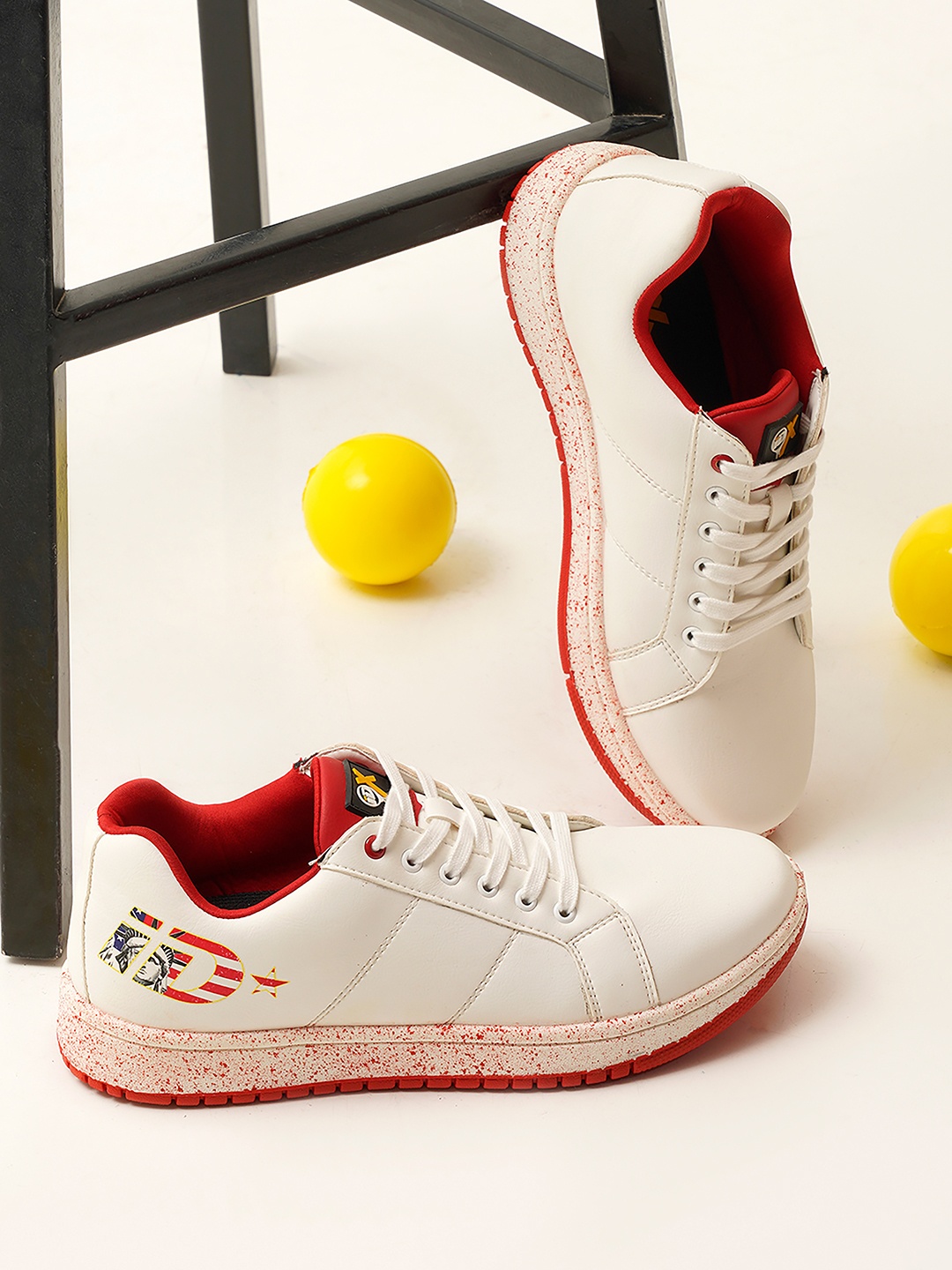

ID Men Graphic Print Lightweight Lace-Up Sneakers, White