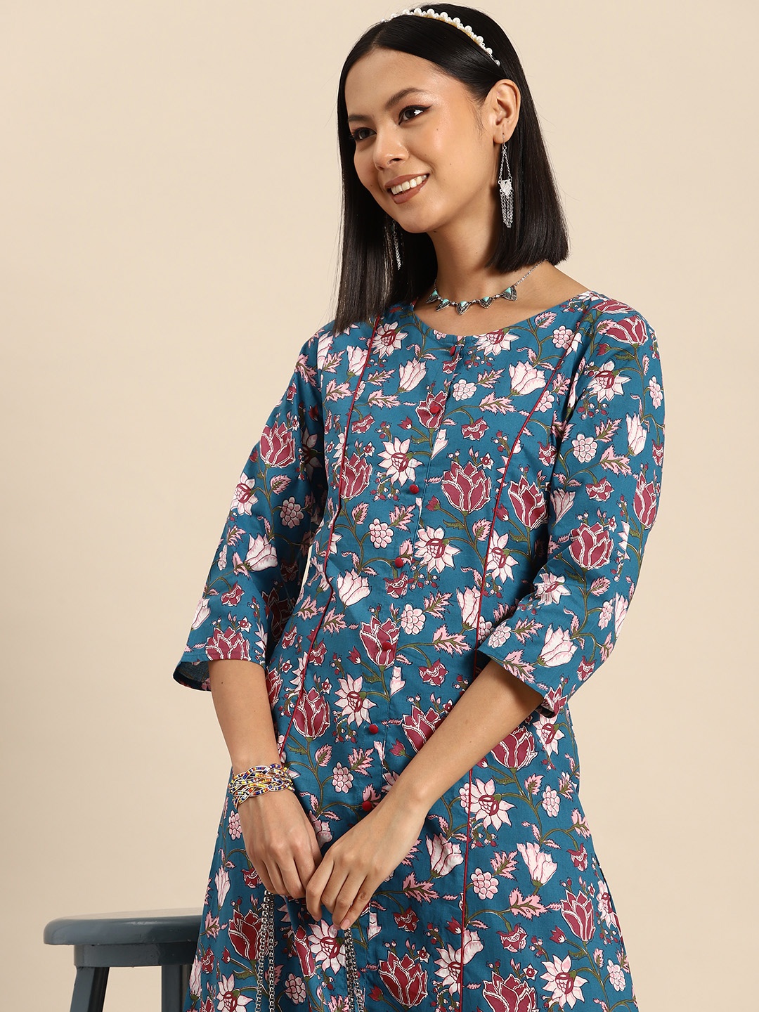 

Sangria Women Floral Printed Cotton Kurta, Teal