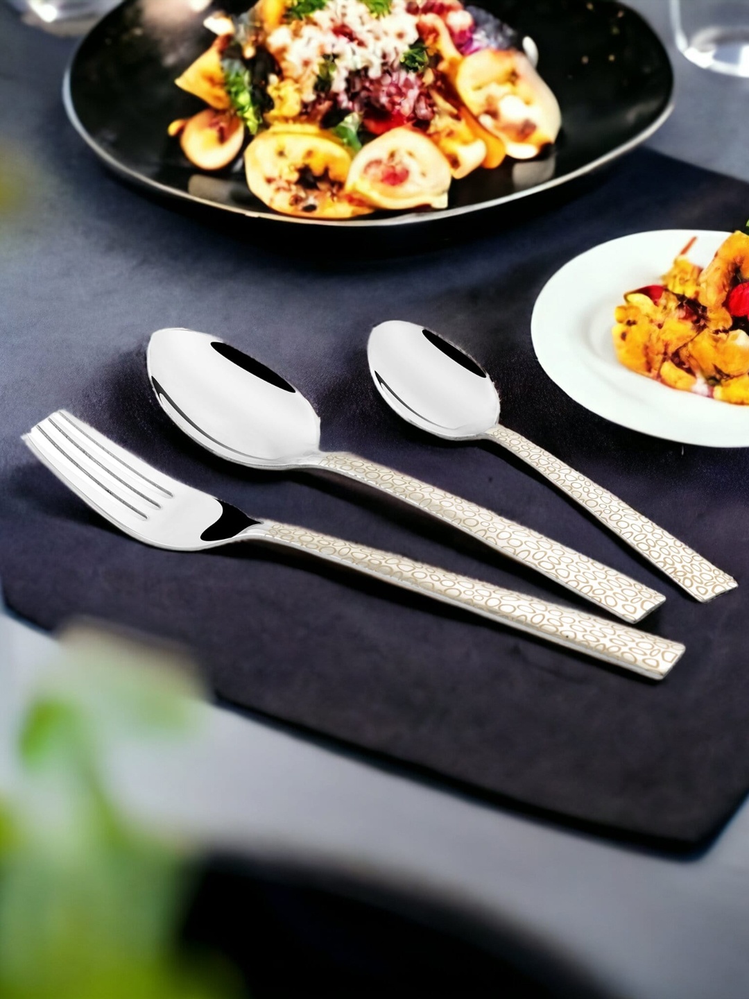 

FNS Pebble Cream-Coloured 18 Pieces Stainless Steel Laser Design Cutlery Set, Silver