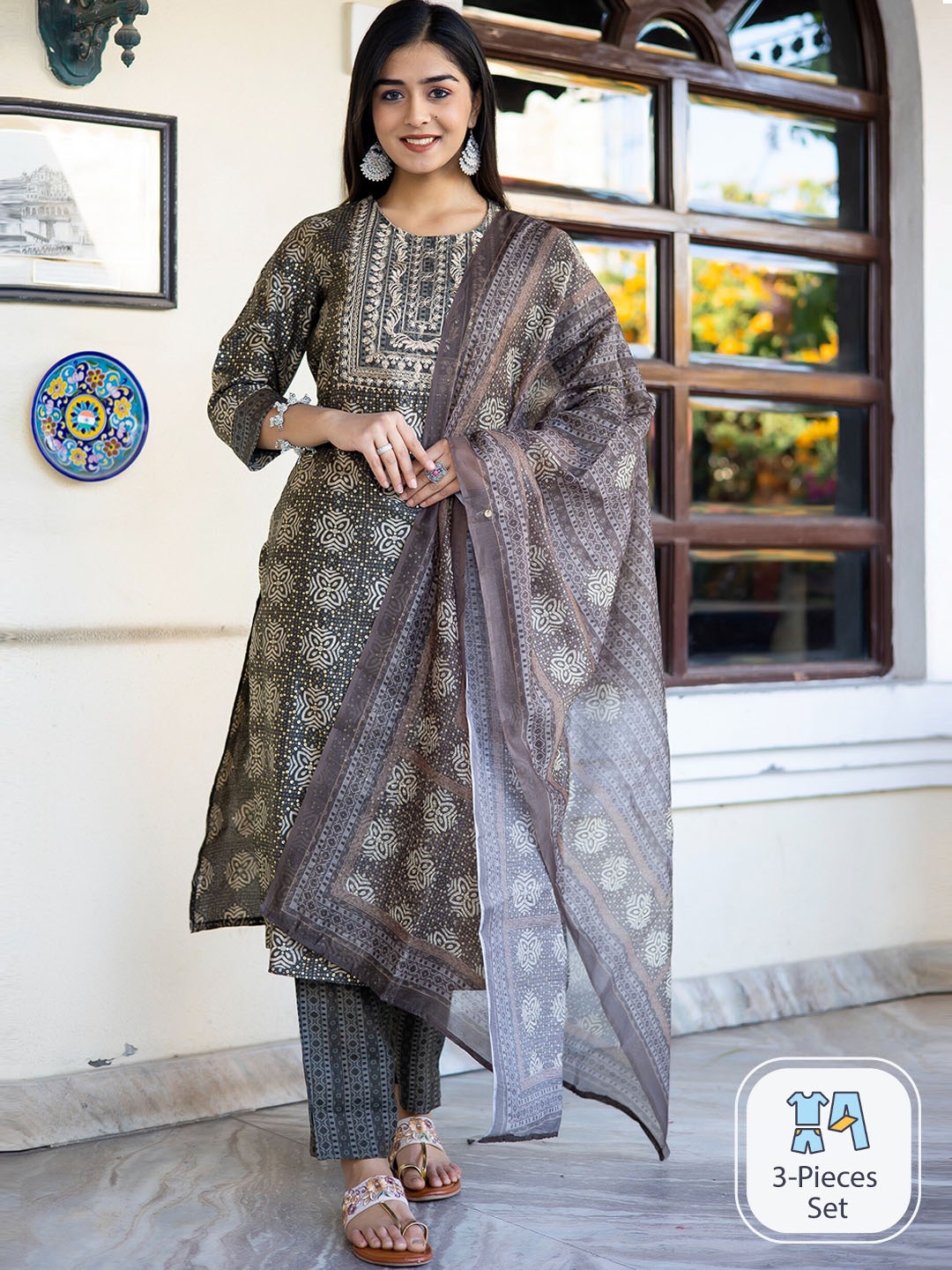 

misbis Floral Printed Organic Cotton Thread Work Kurta With Pyjamas & Dupatta, Green