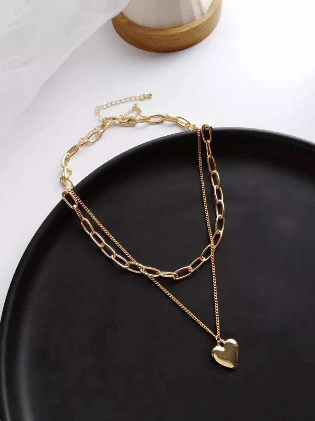 

FIMBUL Gold-Plated Layered Heart Shaped Pendant Chain