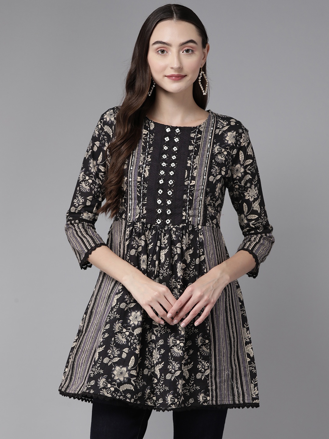 

Amirah s Printed Embellished Cotton Tunic, Black