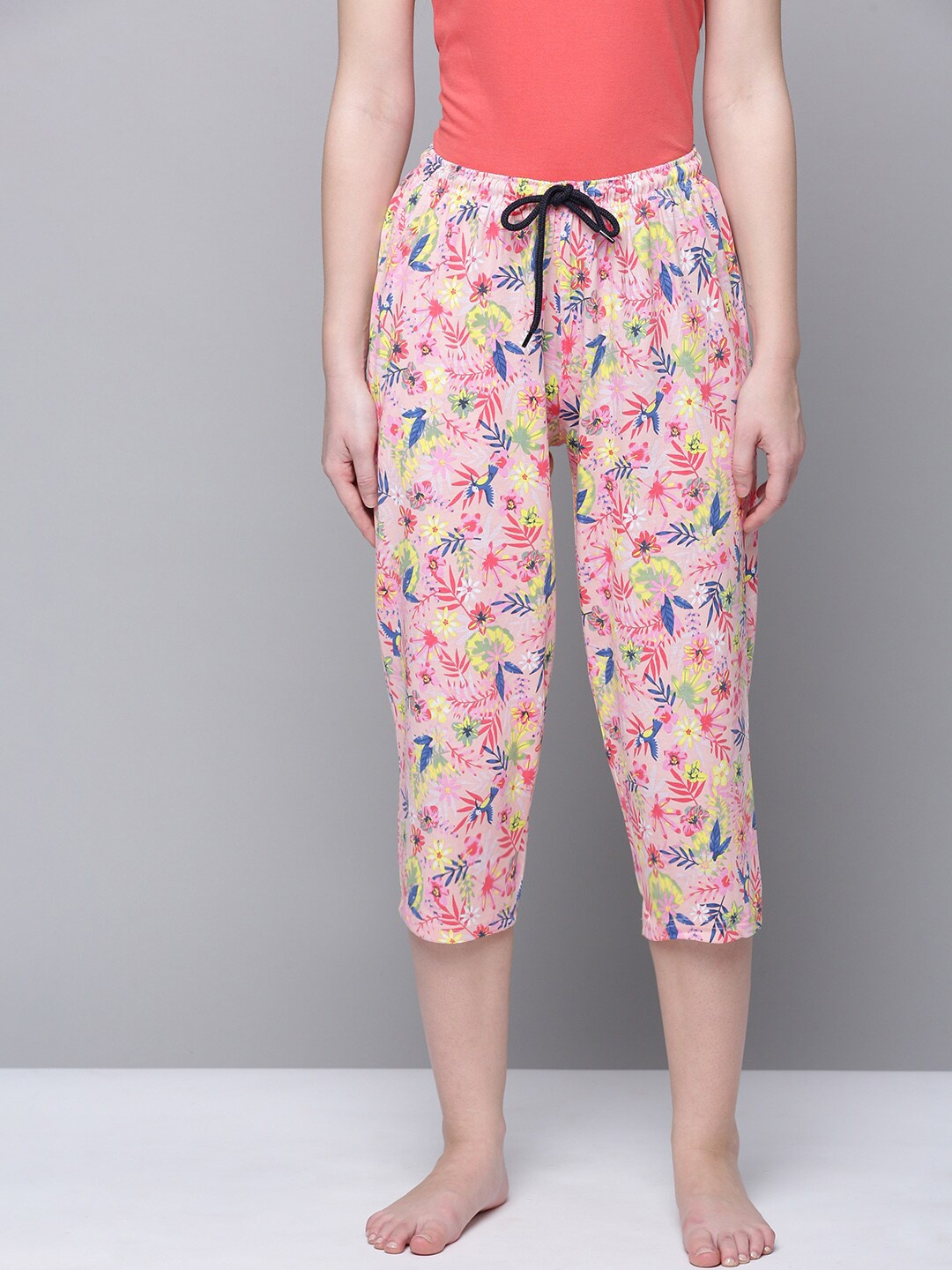 

Kryptic Women Mid-Rise Floral Printed Pure Cotton Capris, Pink