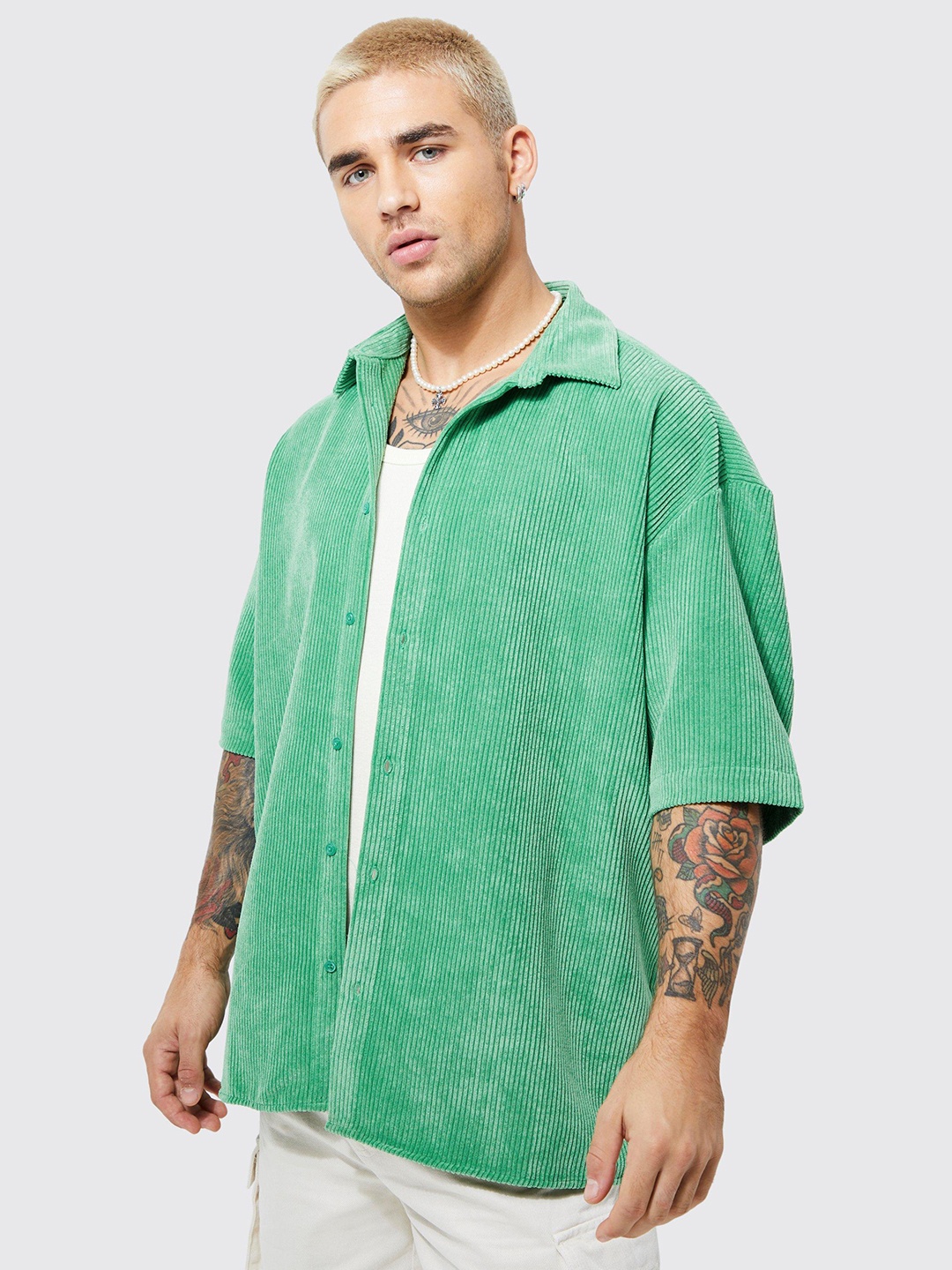 

boohooMAN Men Boxy Oversized Ribbed Casual Shirt, Green