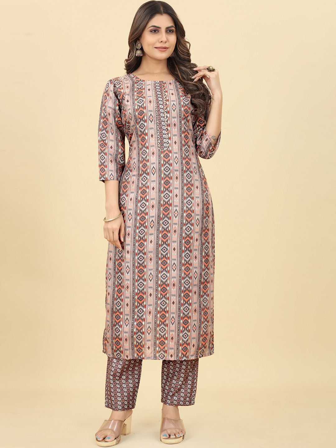 

Bridha Geometric Printed Straight Kurta With Trousers, Pink