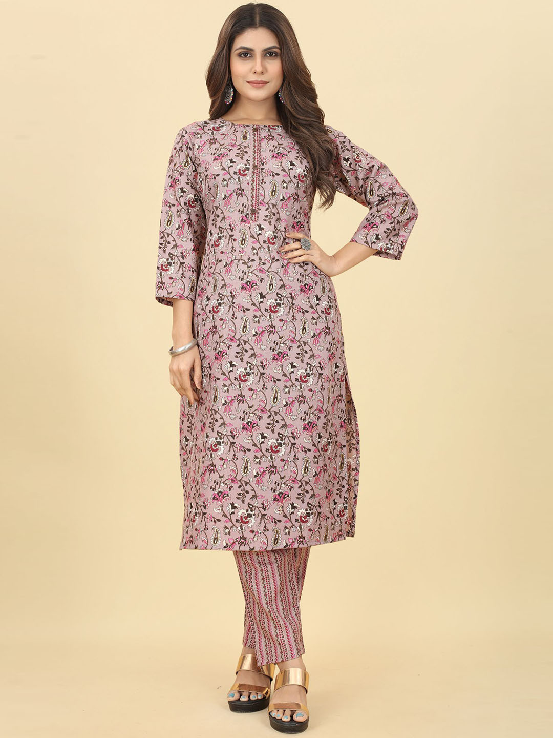 

Bridha Paisley Printed Regular Kurta With Trousers, Pink