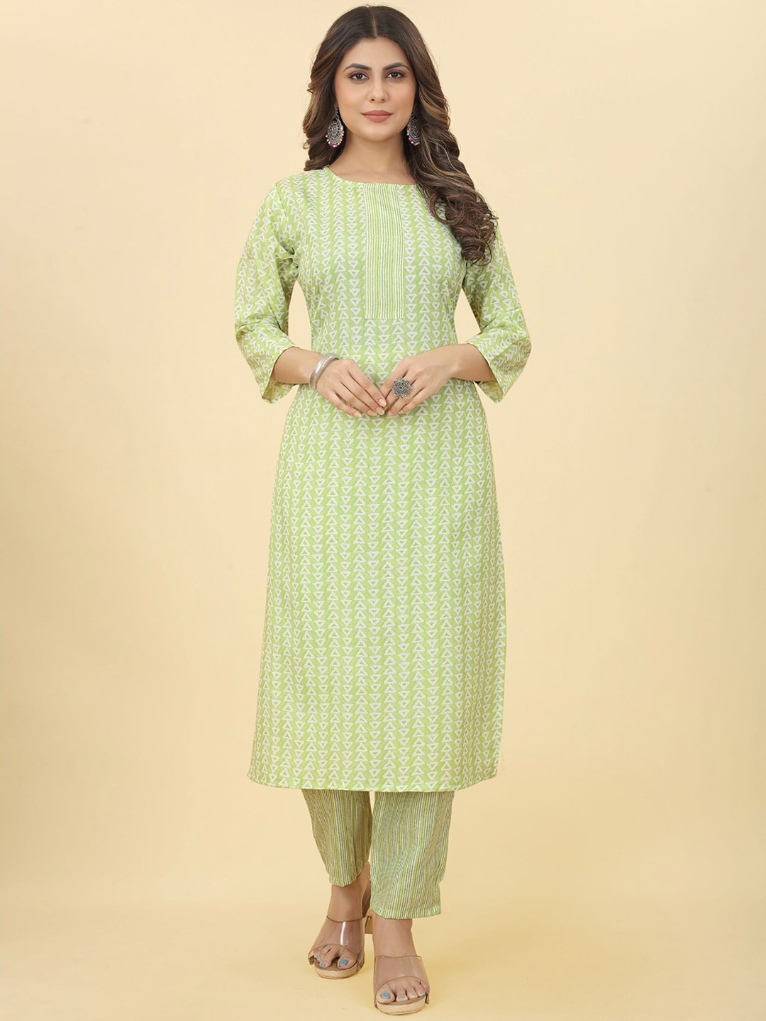 

Bridha Geometric Printed Kurta With Trousers, Lime green