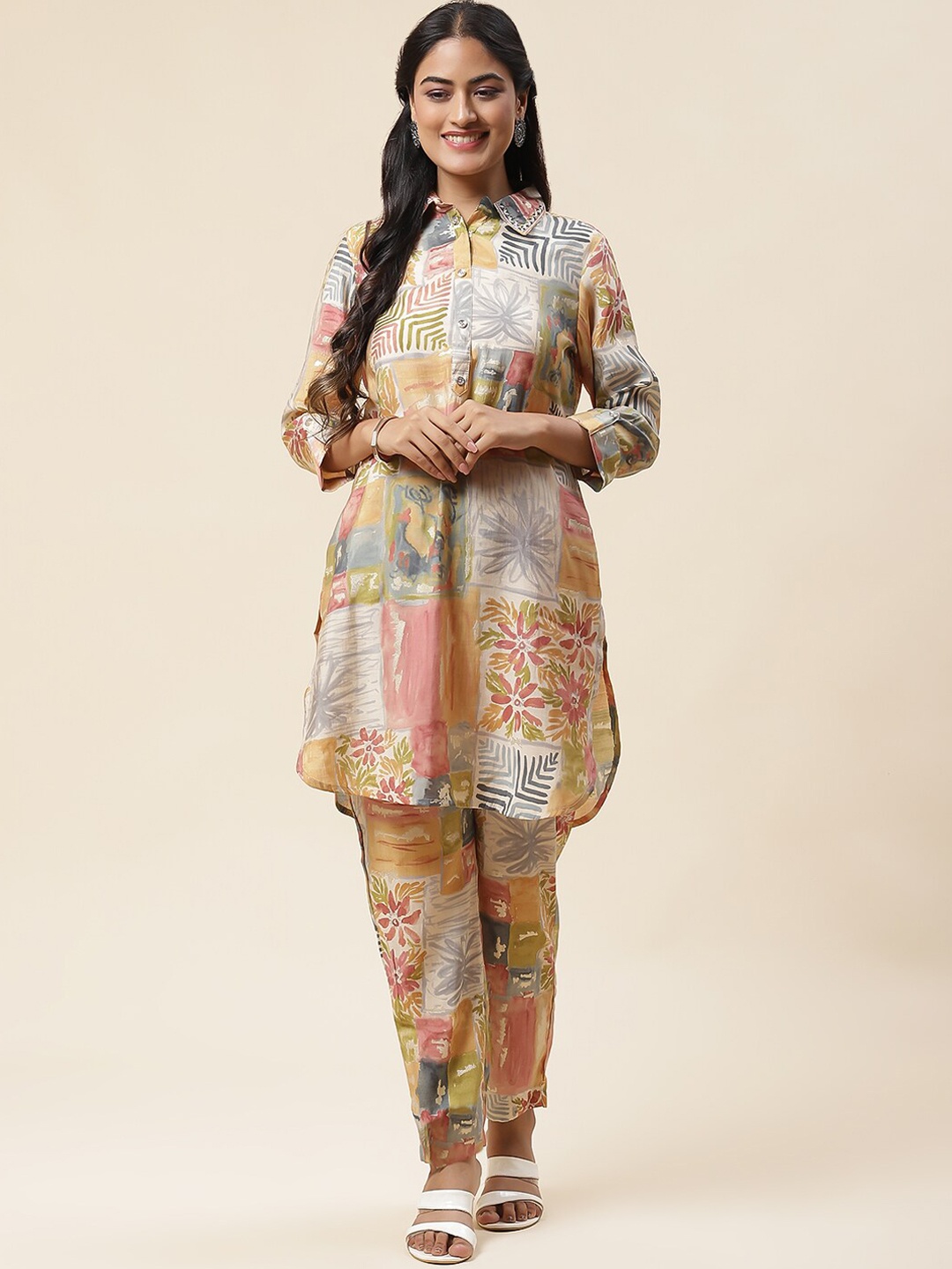 

Meena Bazaar Floral Printed Regular Kurta with Trousers, Yellow