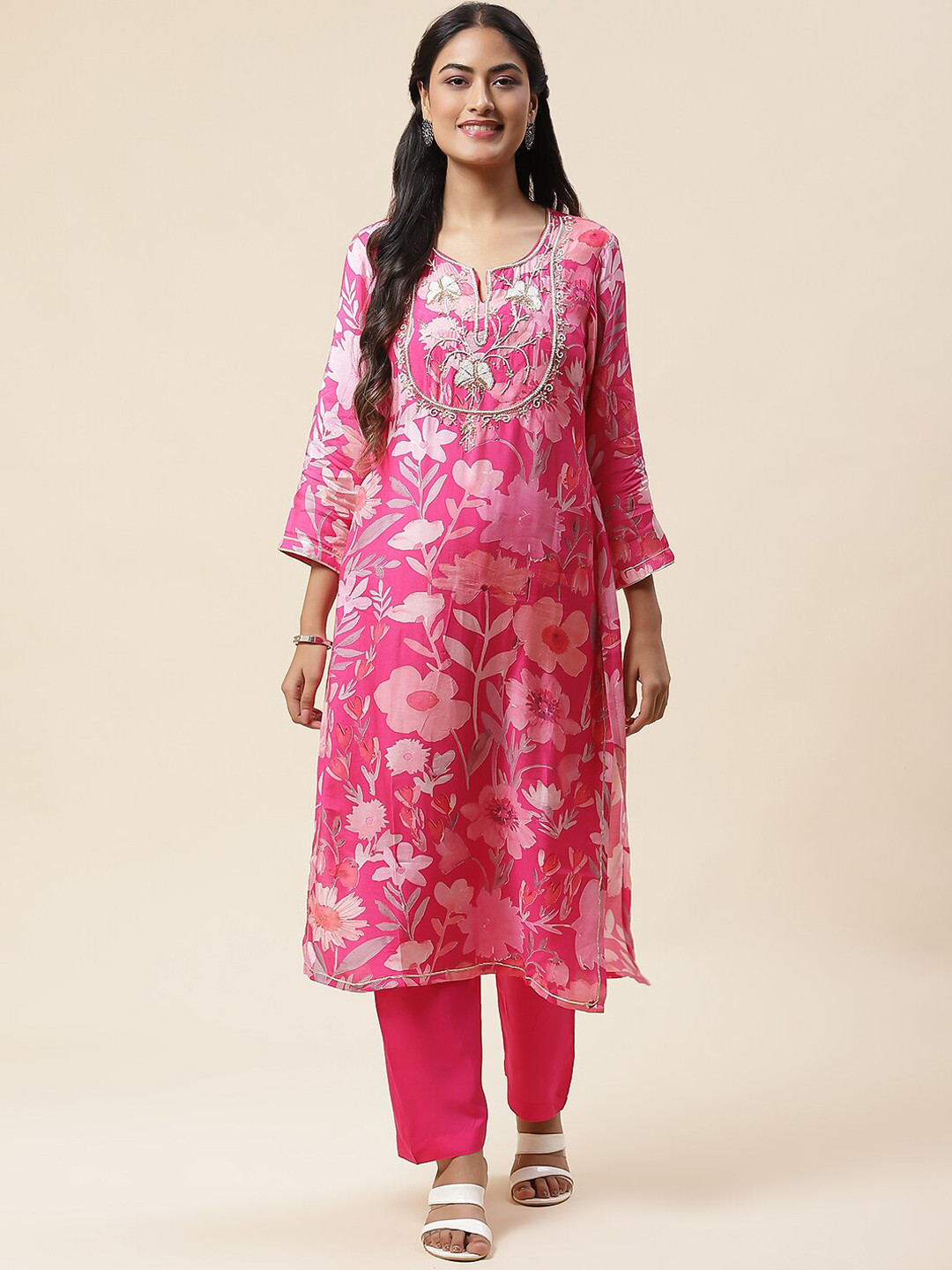 

Meena Bazaar Floral Printed Regular Beads and Stones Kurta with Trousers, Pink