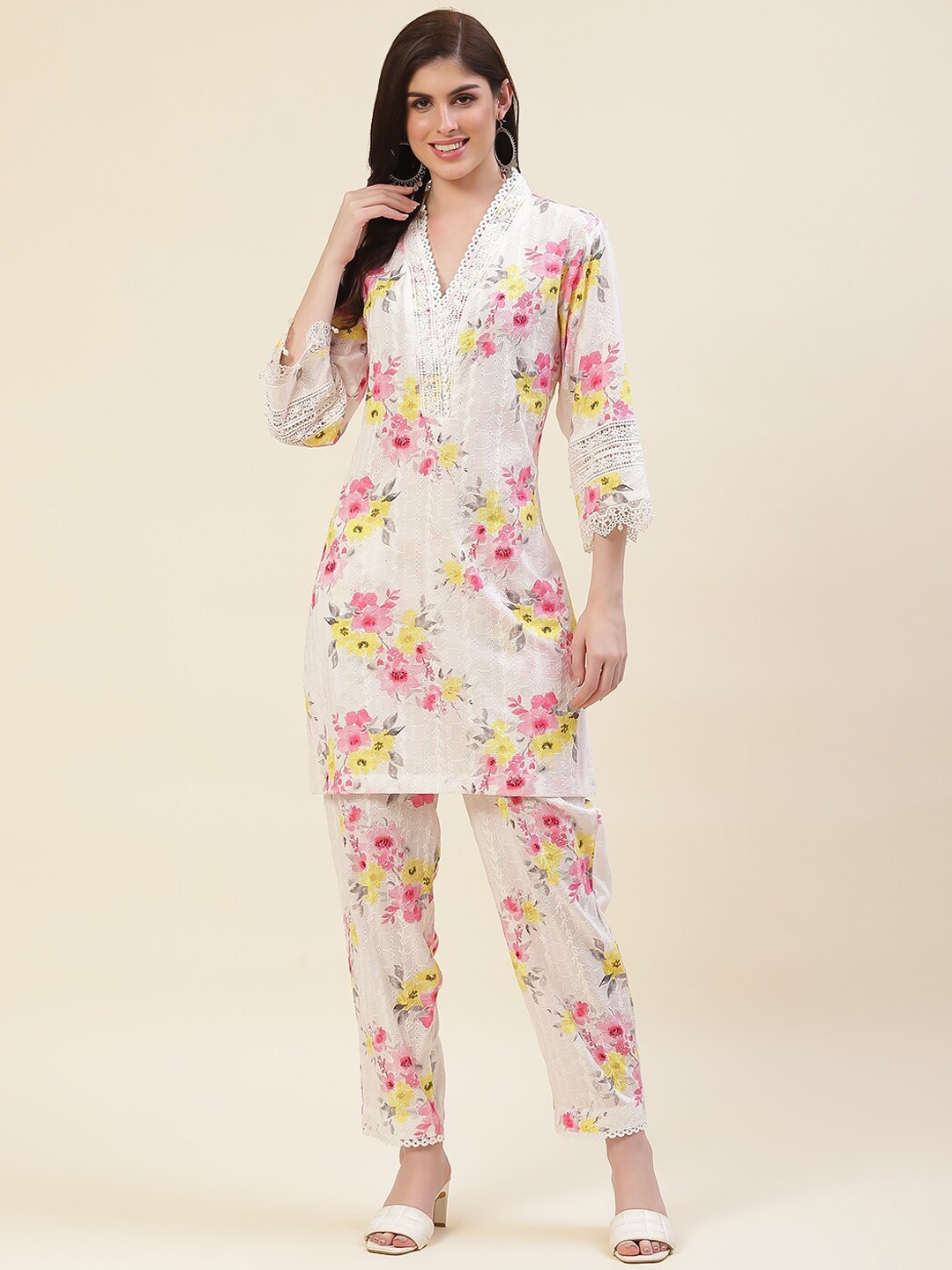 

Meena Bazaar Floral Printed Thread Work Kurta with Trousers, Cream