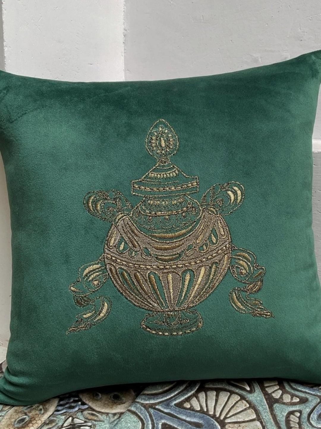 

Studio Covers Green & Gold-Toned Ethnic Motifs Velvet Square Cushion Cover