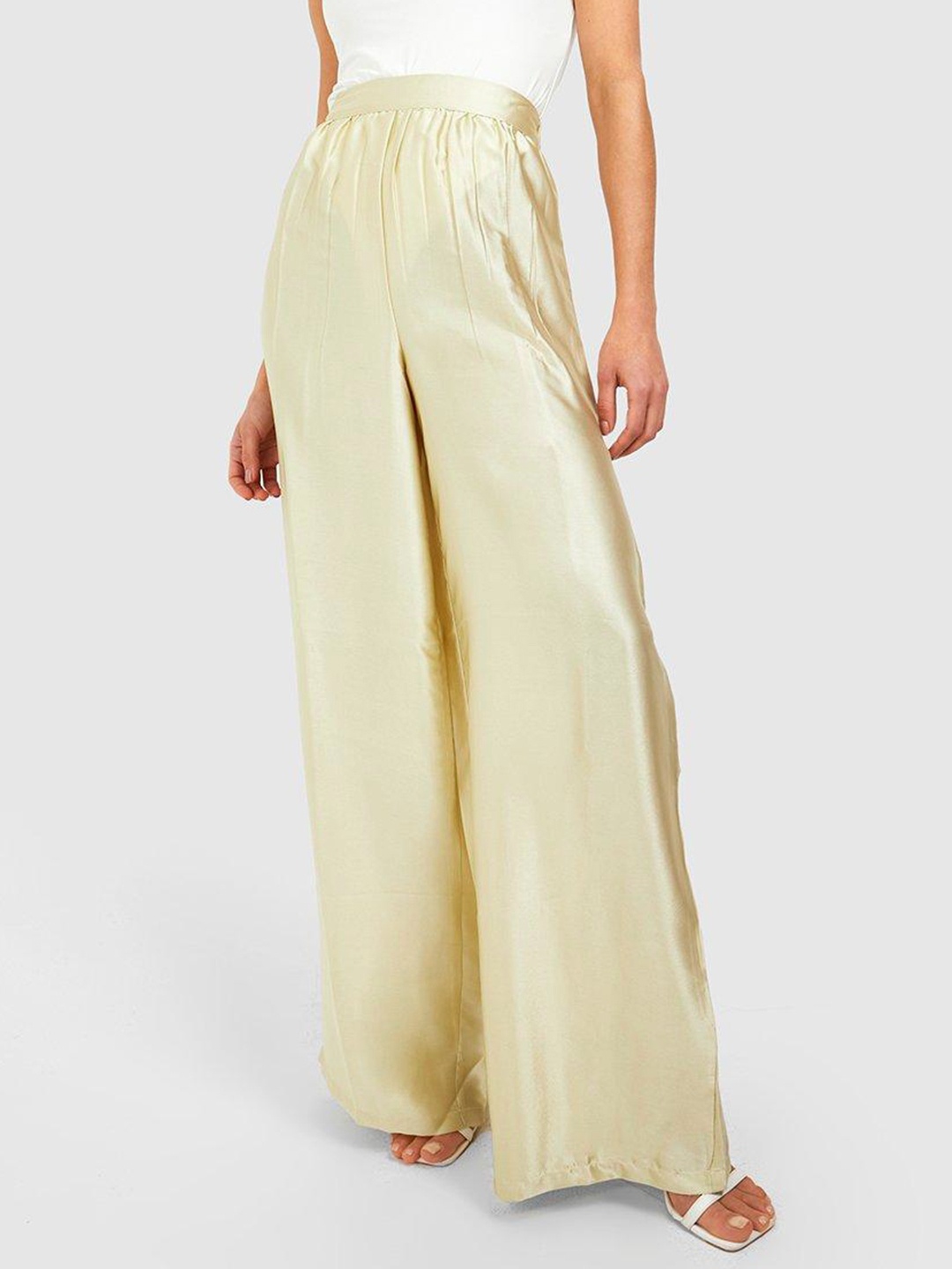 

Boohoo Women Satin Finish Flared Pleated Trousers, Gold