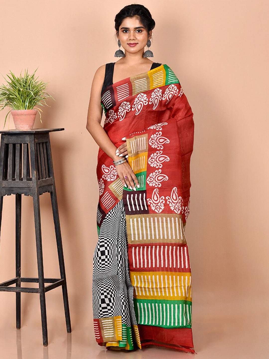 

AllSilks Geometric Printed Pure Silk Saree, Red