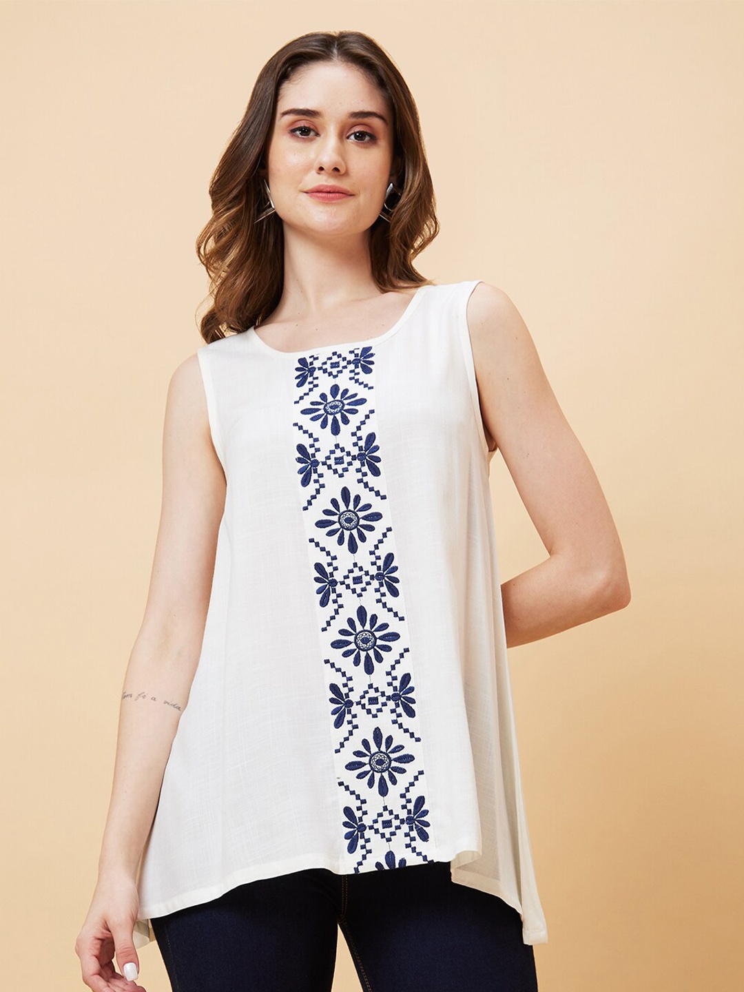 

Globus Ethnic Motifs Embroidered Sleeveless A-Line Tunic, Off white