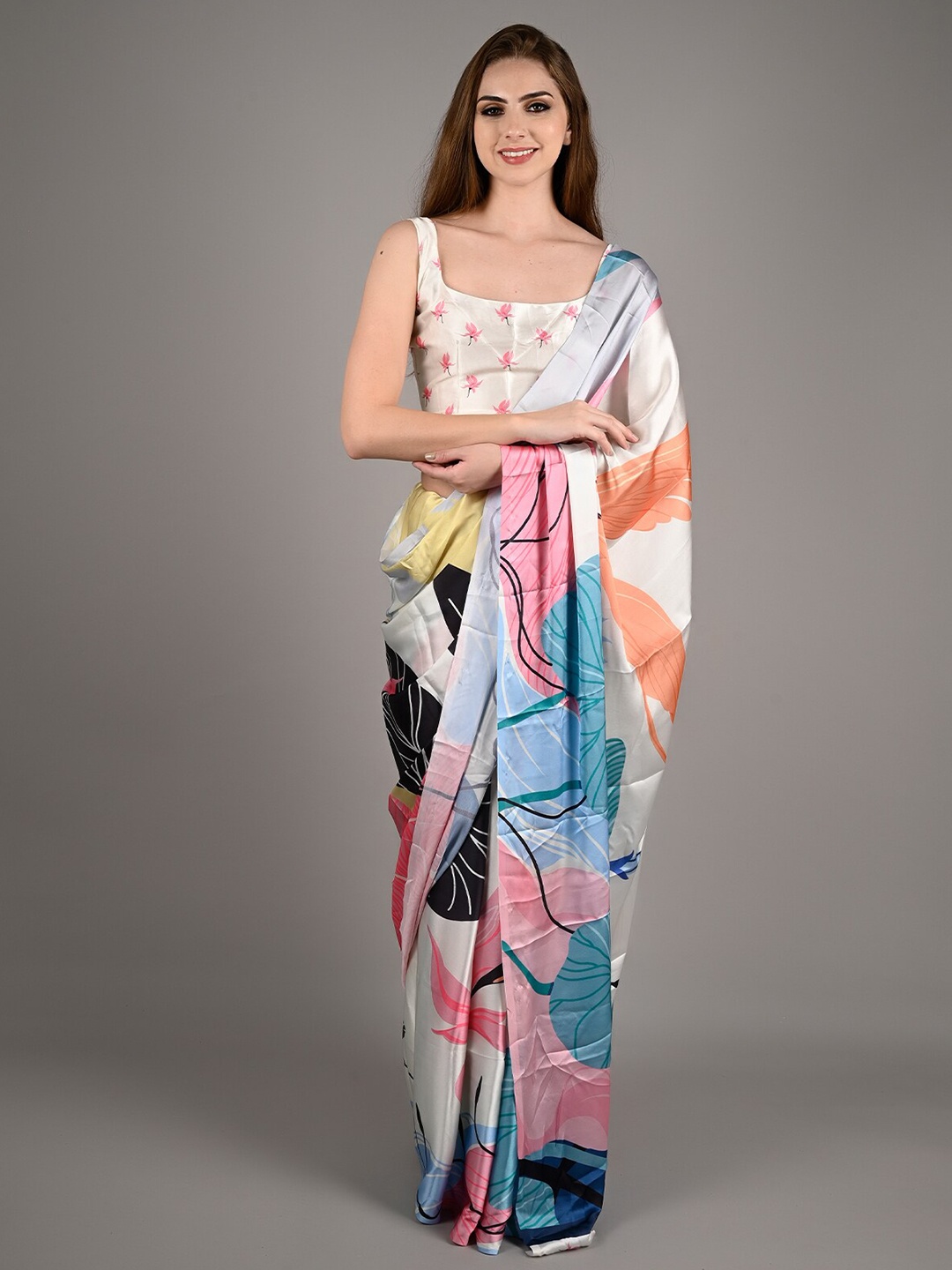 

ODETTE Abstract Printed Saree, White