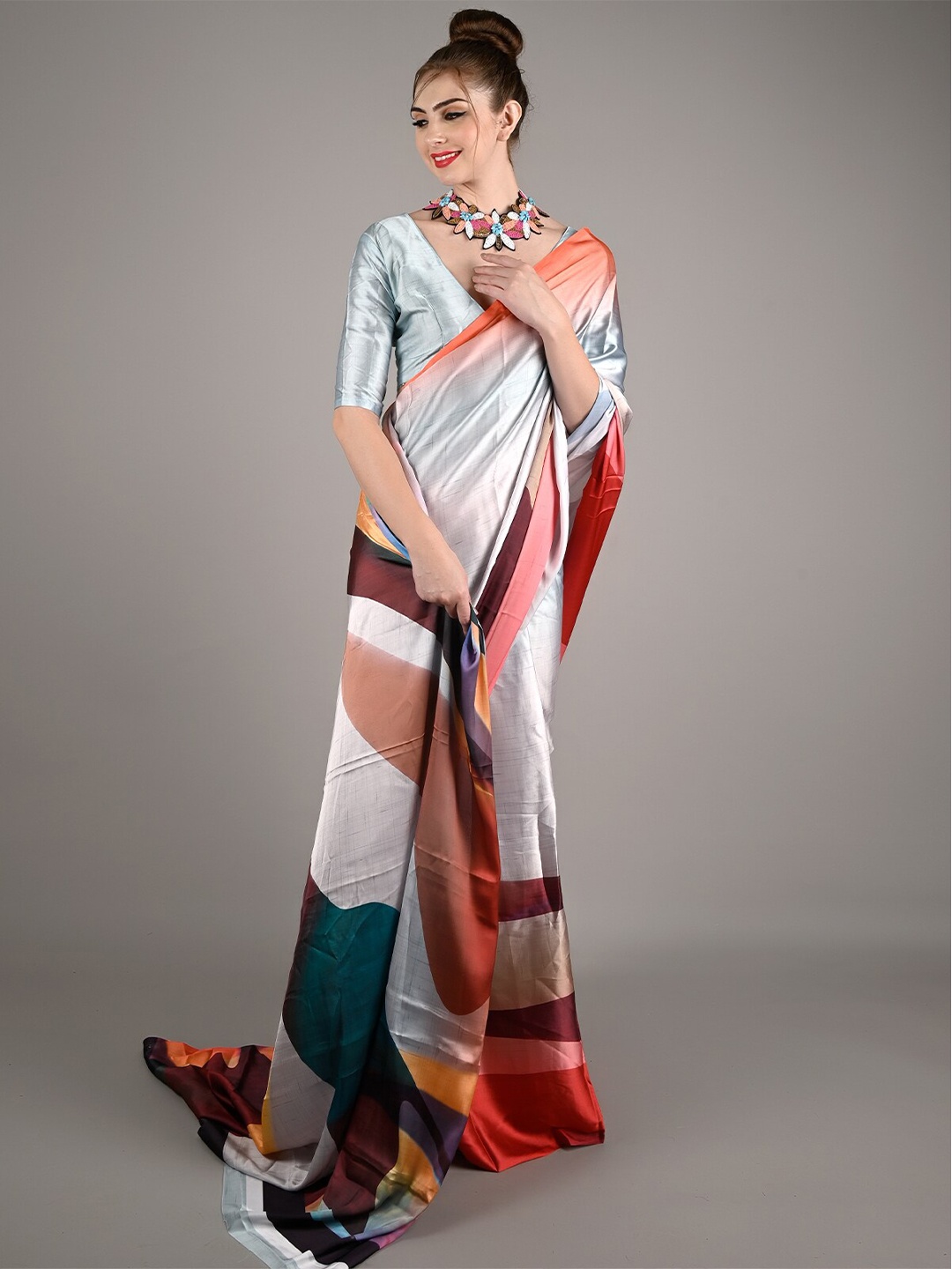 

ODETTE Colourblocked Satin Saree, Blue