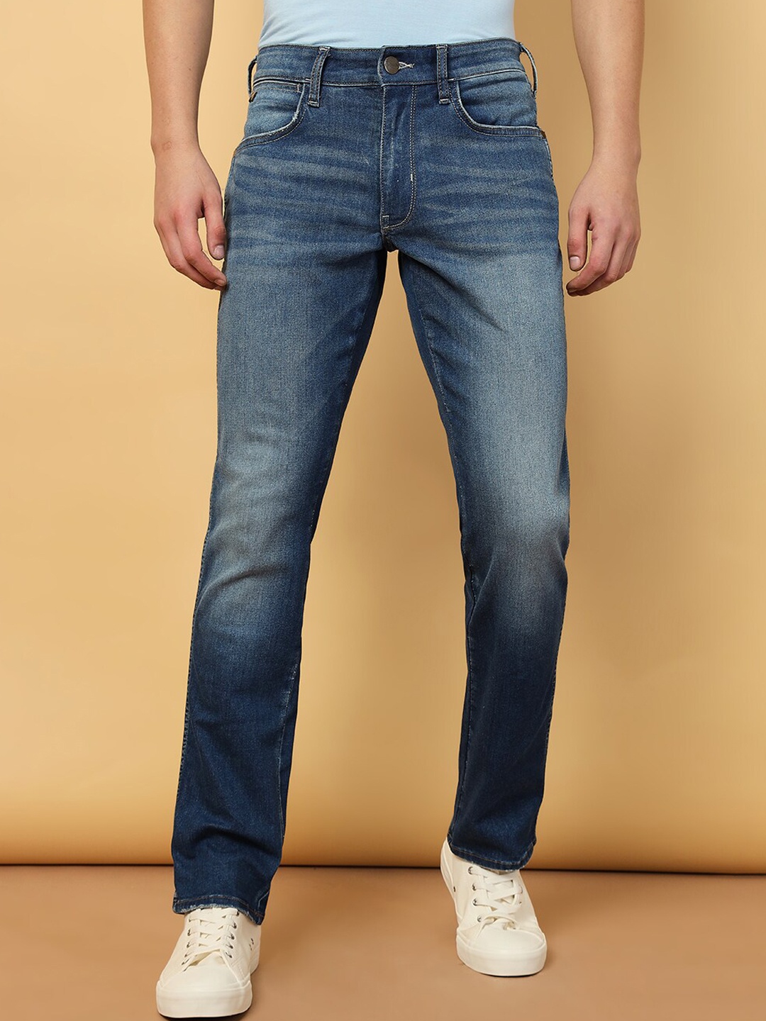 

Wrangler Men Millard Clean Look Light Fade Stretchable Jeans, Blue