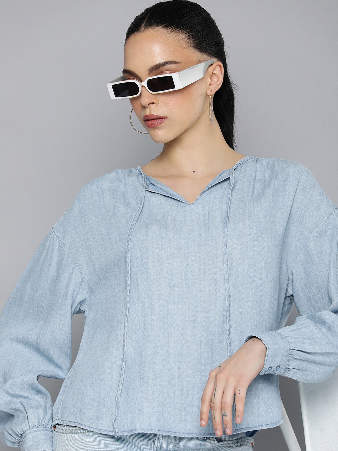 

Levis Self Design Tie-Up Neck Regular Top, Blue