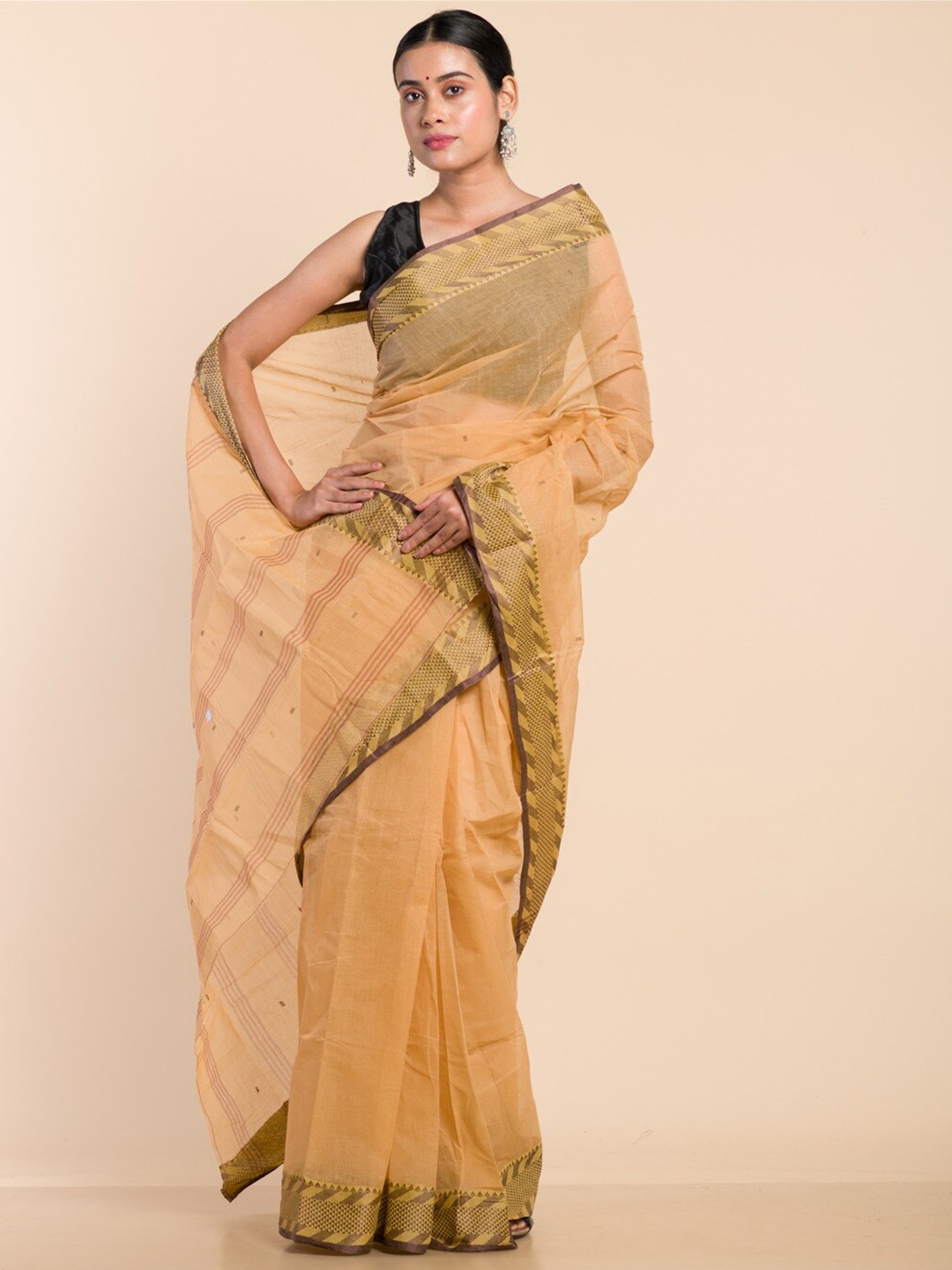 

HERE&NOW Solid Pure Cotton Taant Saree, Gold