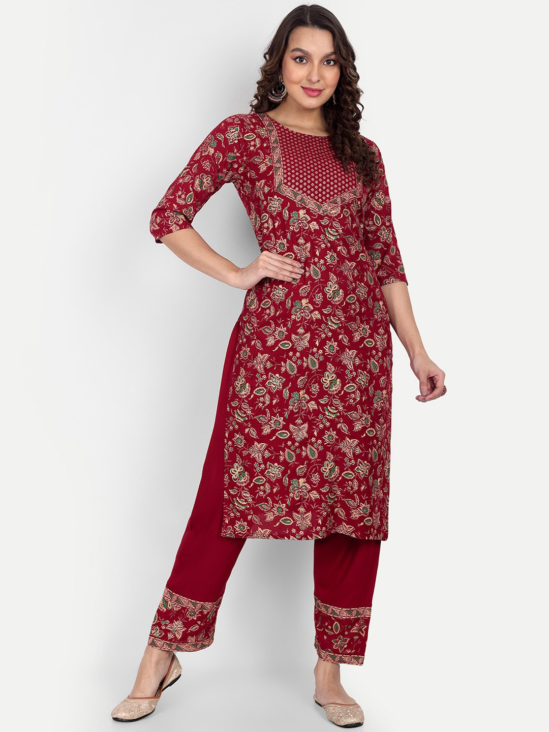 

ZIRVI Floral Printed Regular Kurta with Trousers, Maroon