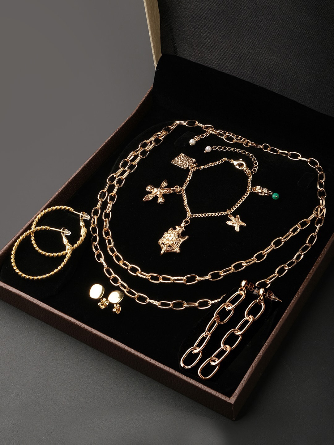 

XPNSV Set Of 5 Gold-Plated Modern Jewellery Set