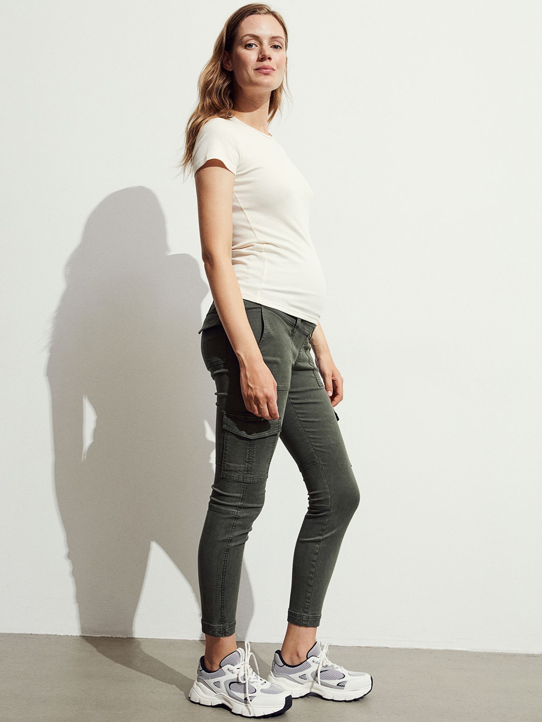 

H&M Women MAMA Slim Cargo Trousers, Green