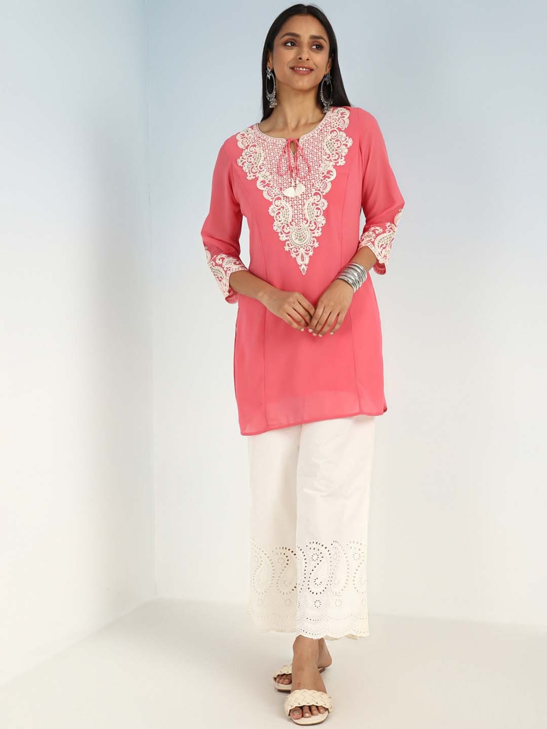 

Lakshita Ethnic Motifs Yoke Design Thread Work Straight Kurta, Pink