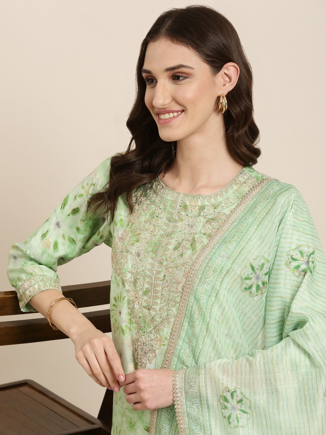

SHOWOFF Floral Printed Thread Work Detailed Straight Kurta & Trousers With Dupatta, Green