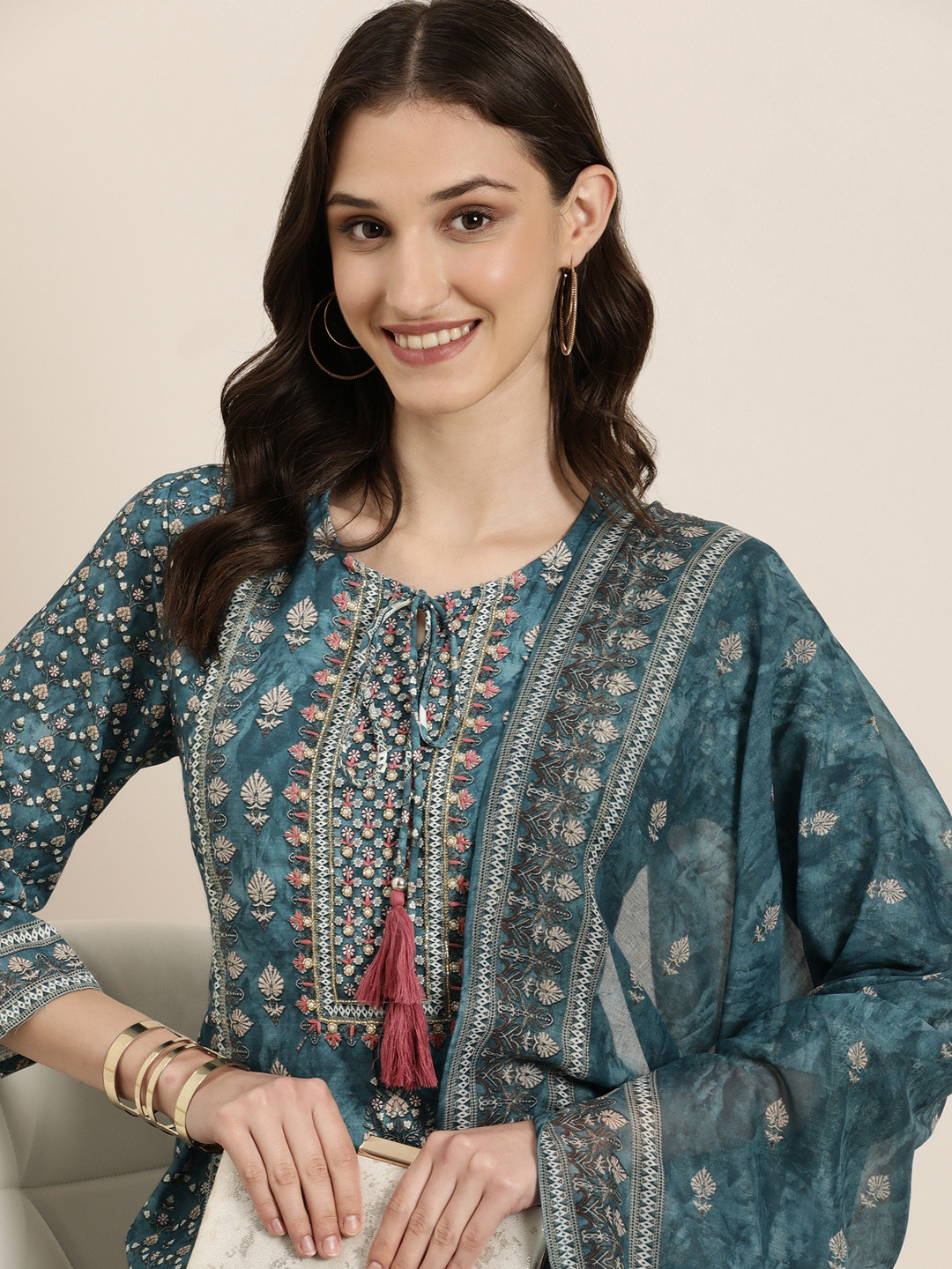 

SHOWOFF Floral Printed Tie-Up Neck A-Line Kurta With Trousers & Dupatta, Teal
