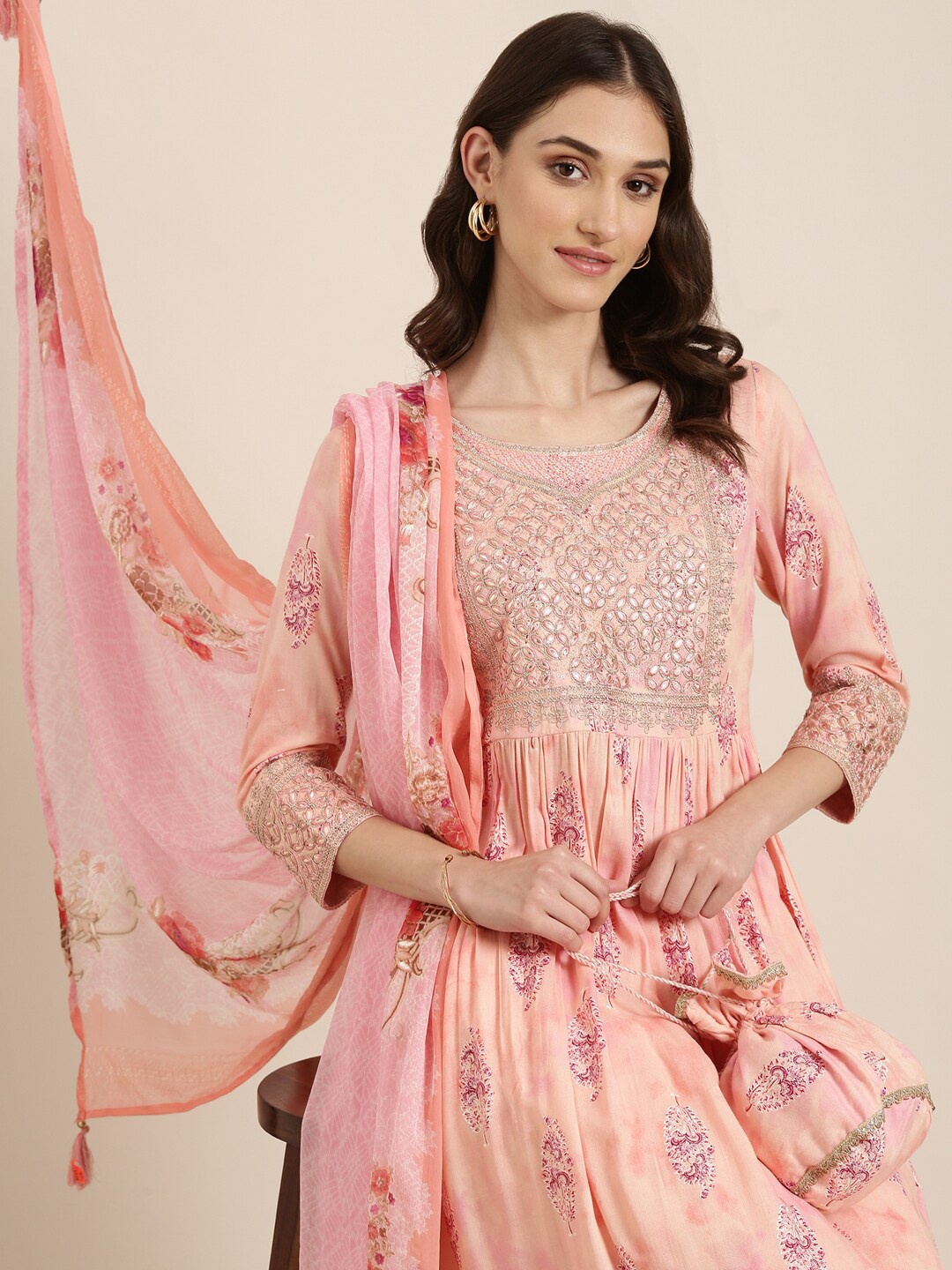

SHOWOFF Floral Printed Empire Thread Work Kurta With Trousers & Dupatta, Peach