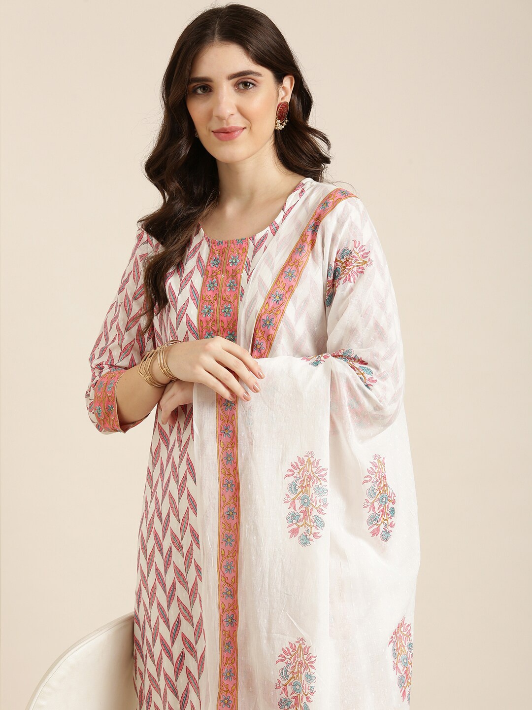 

SHOWOFF Floral Printed Sequinned Kurta & Trousers With Dupatta, Off white