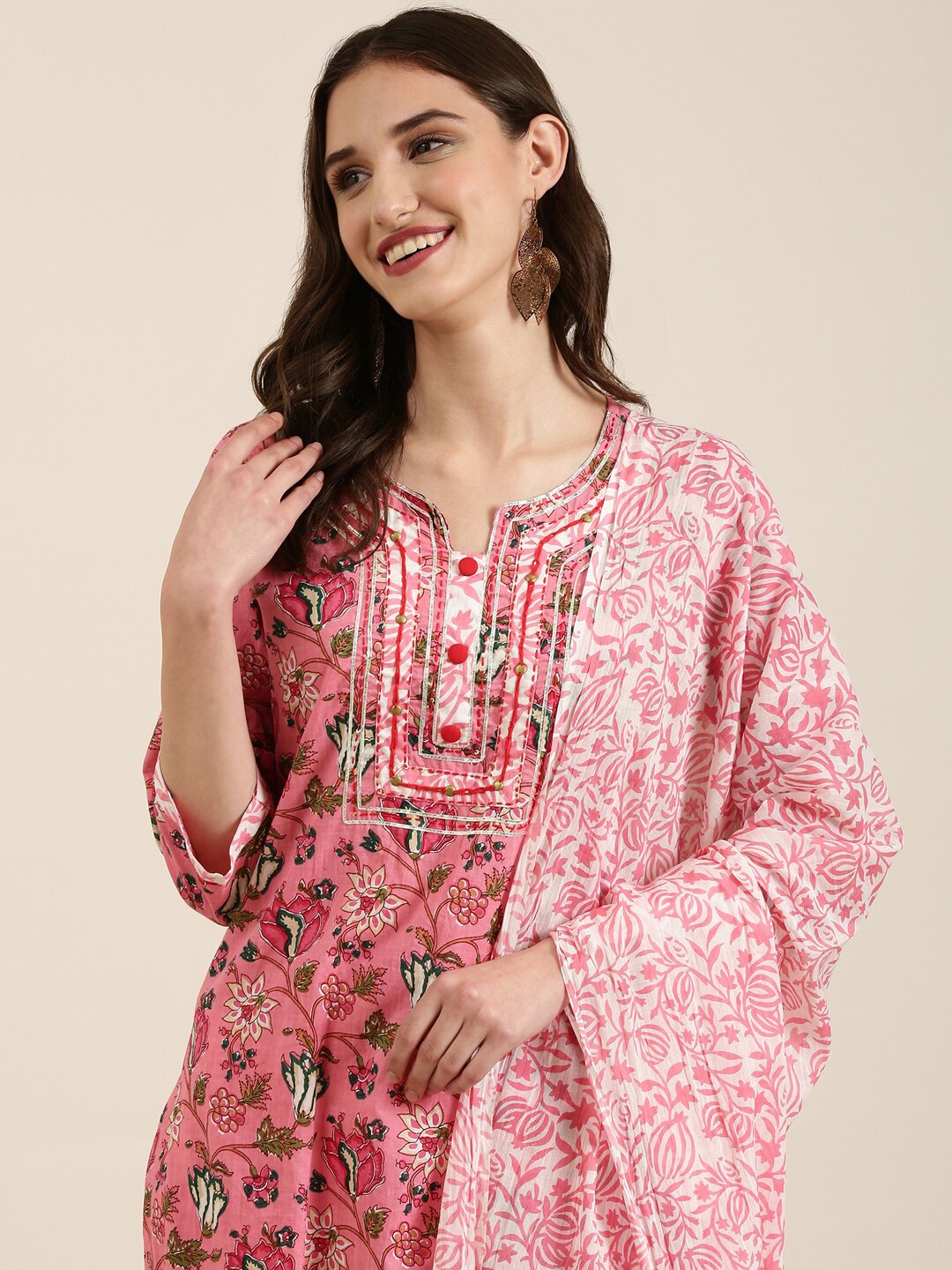 

SHOWOFF Floral Printed Notched Neck Gotta Patti Kurta With Trousers & Dupatta, Pink