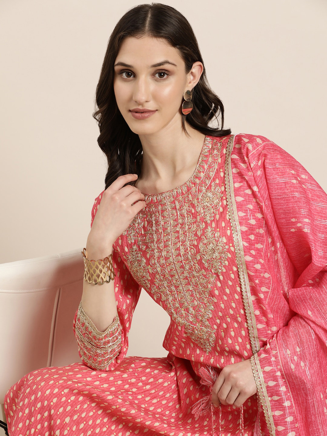 

SHOWOFF Ethnic Motifs Printed Thread Work Kurta & Trousers & With Dupatta, Peach