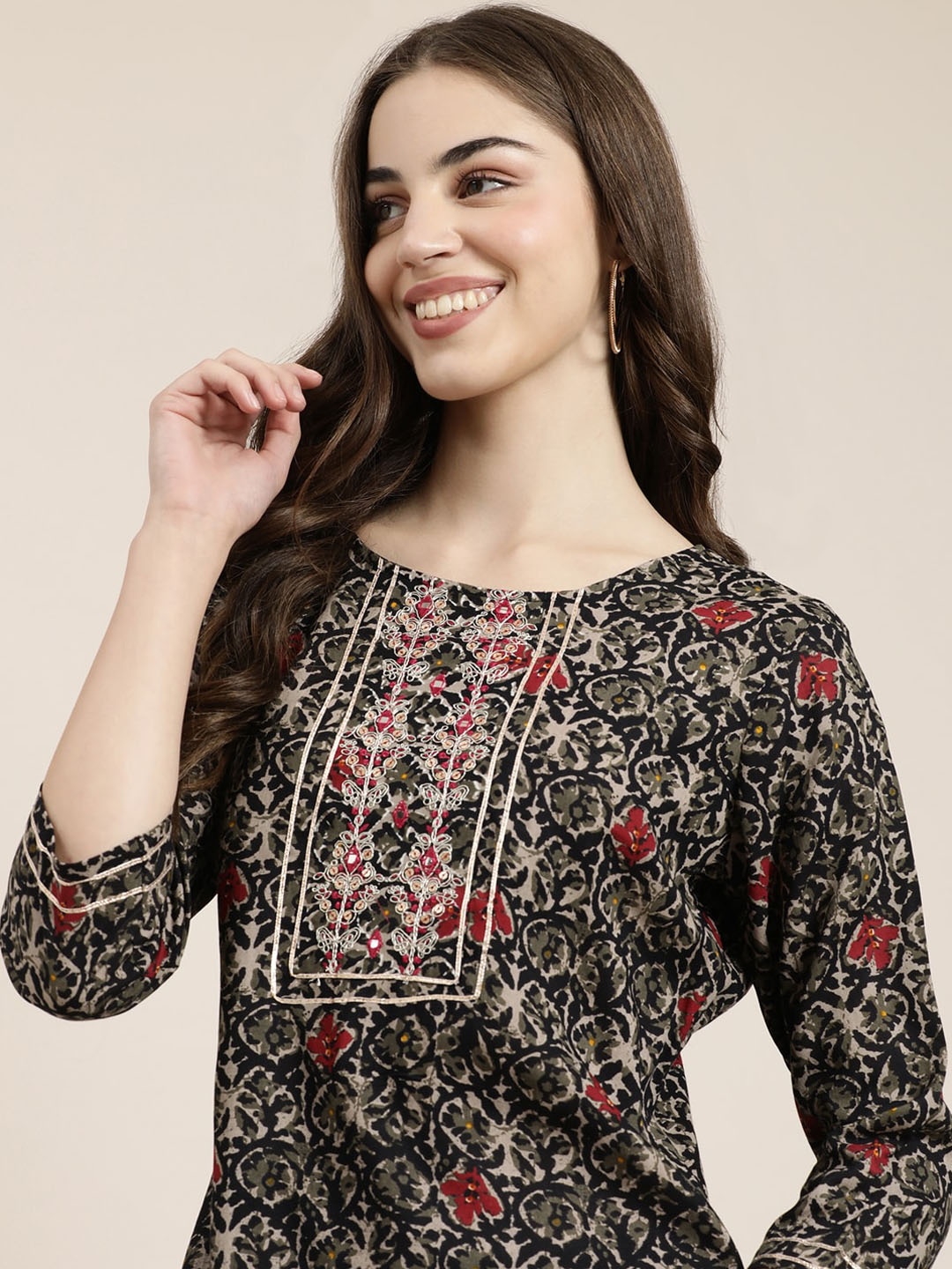 

SHOWOFF Floral Printed Kurta with Trousers, Black